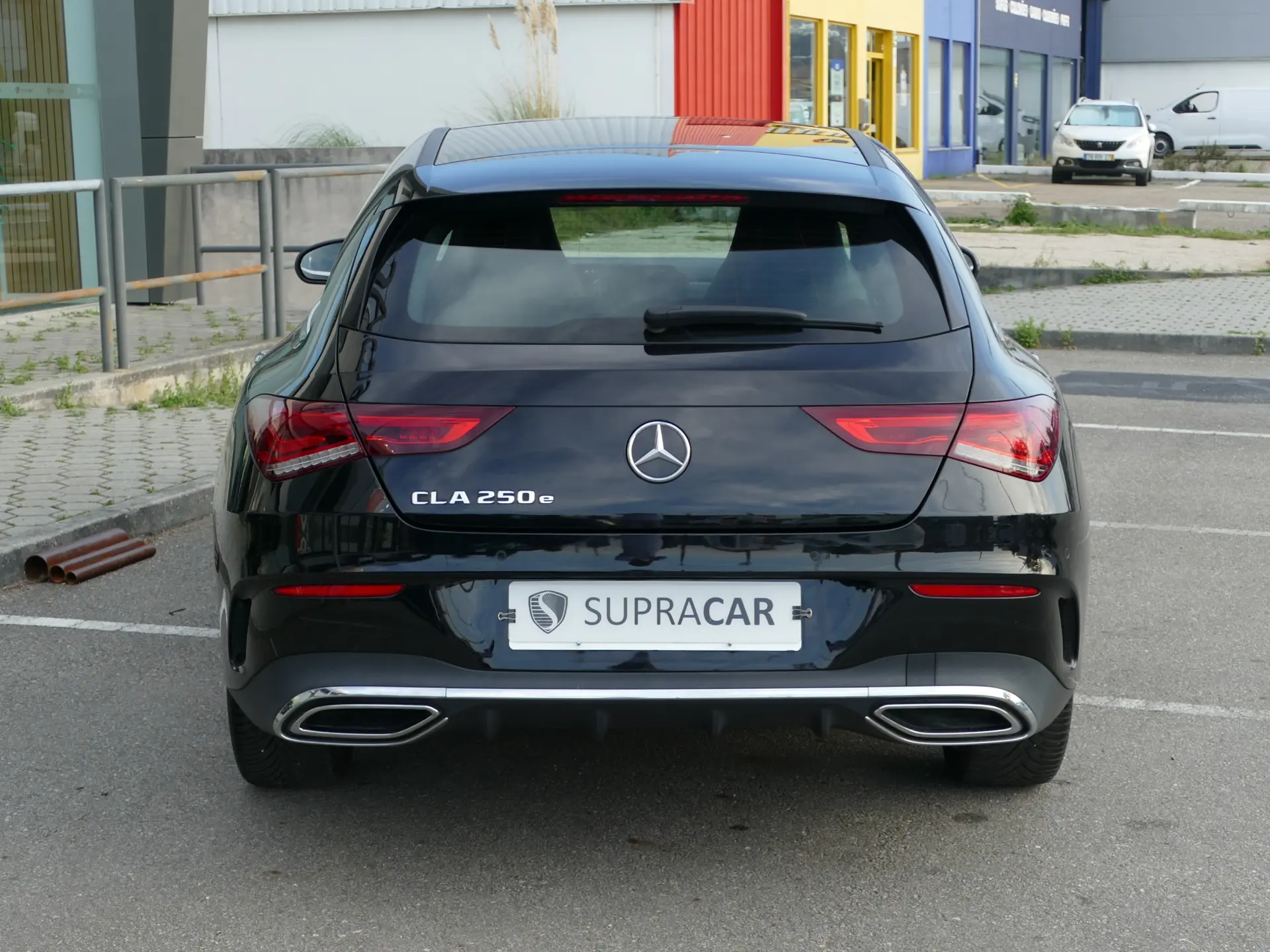 Mercedes-Benz CLA 250 e Shooting Brake AMG Line 4