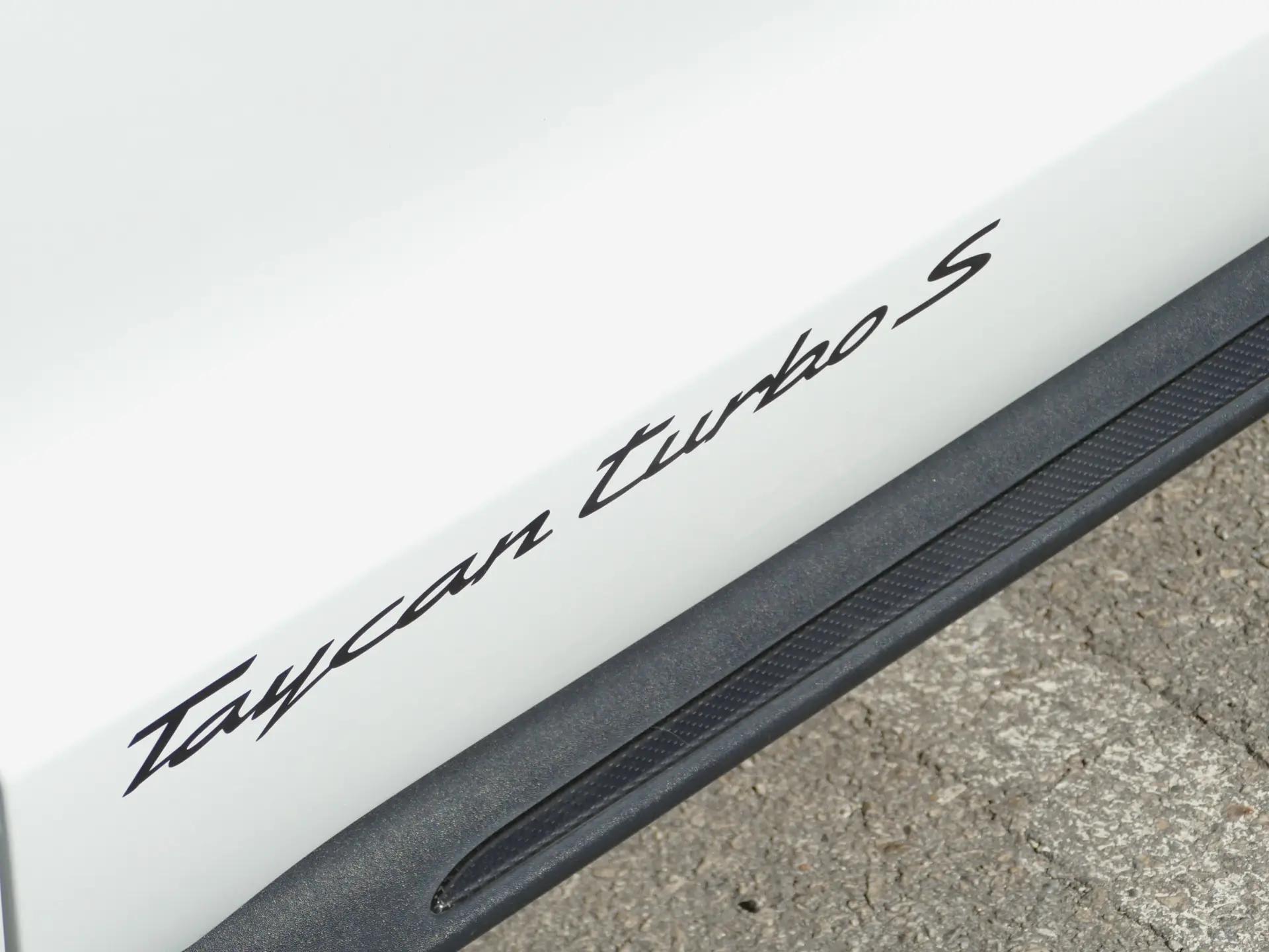 Porsche Taycan Turbo S 9