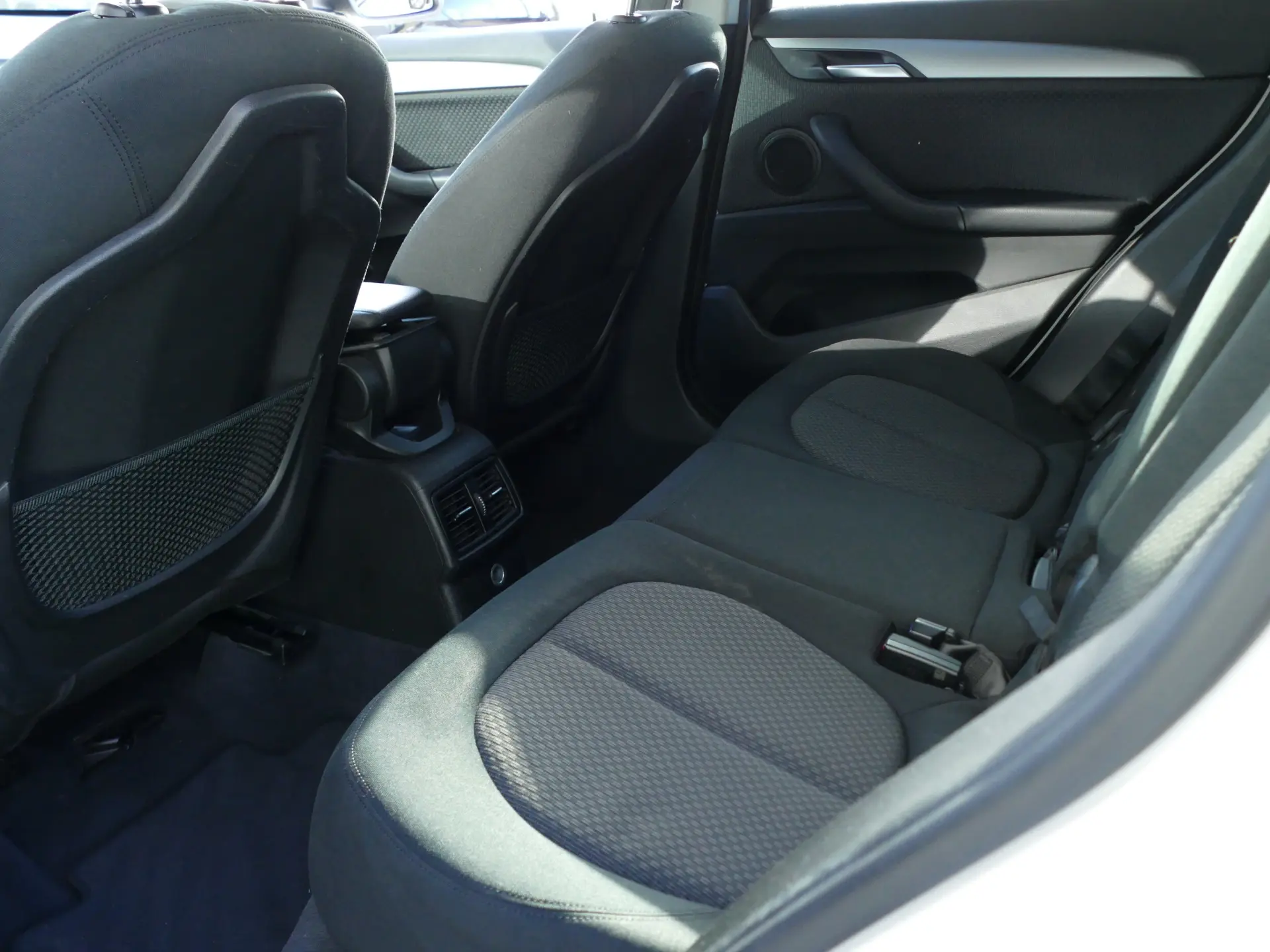 BMW X1 16 d sDrive Advantage 33