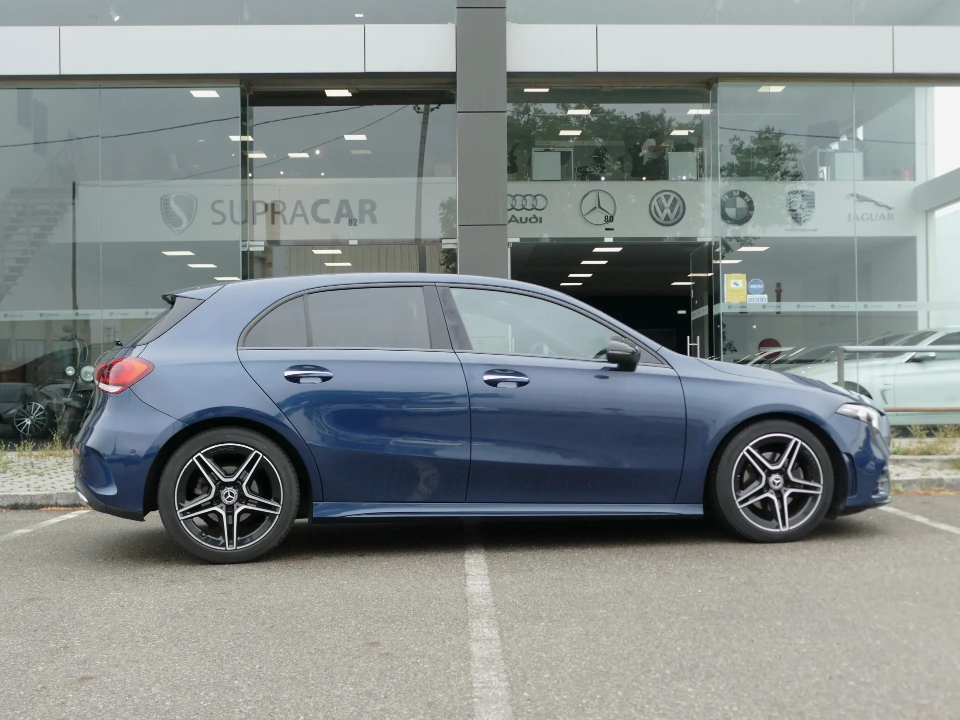 Mercedes-Benz A 180 d AMG Line Aut. 15
