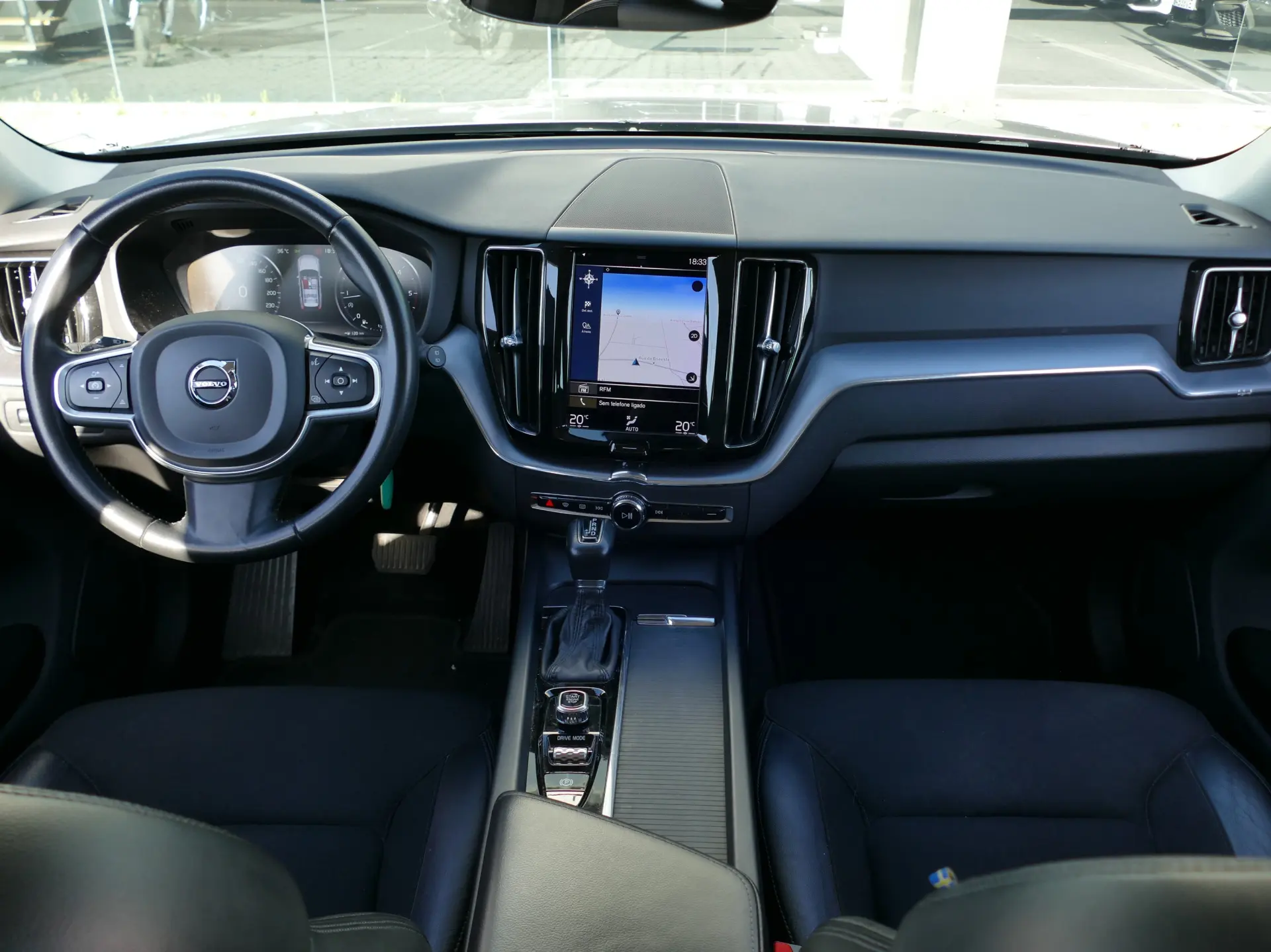 Volvo XC 60 2.0 D4 Momentum Geartronic 39