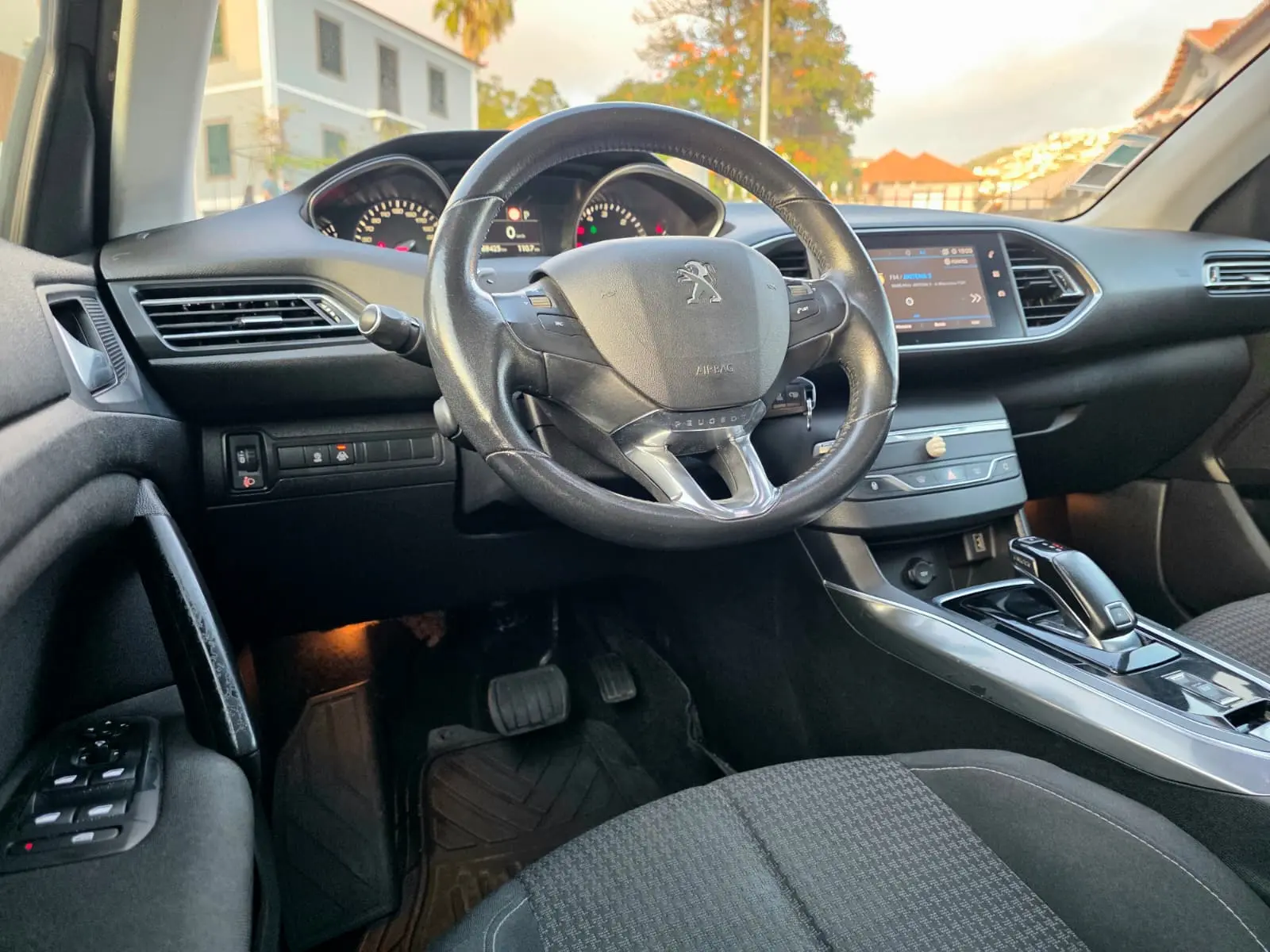 Peugeot 308 1.5 BlueHDi Style EAT8 19