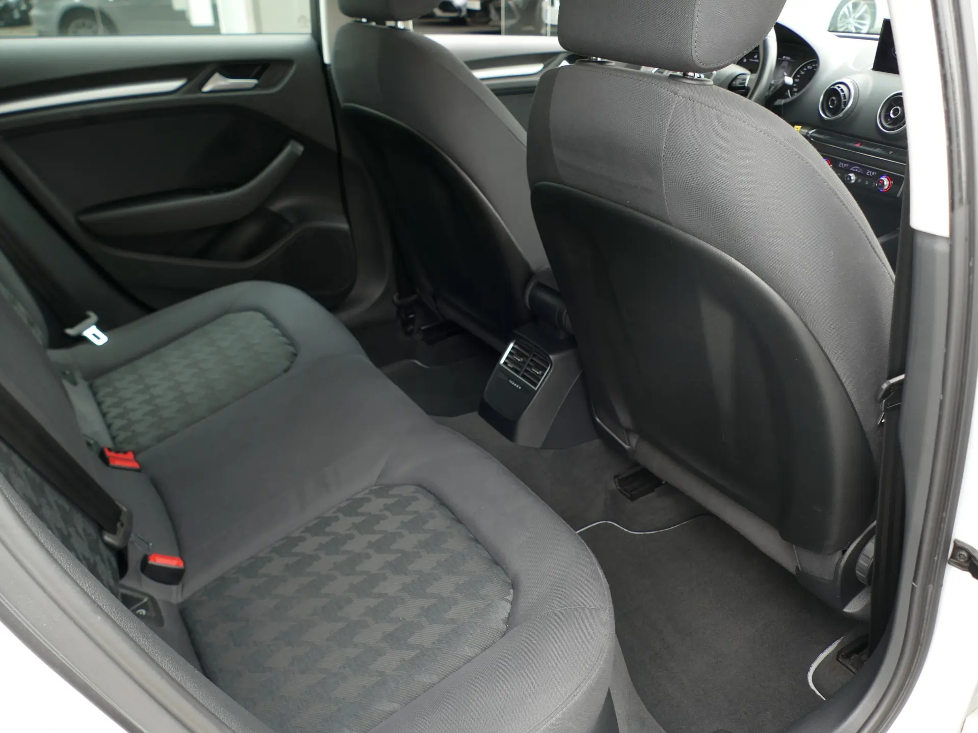 Audi A3 Sportback 1.6 TDI Advance Ultra 29