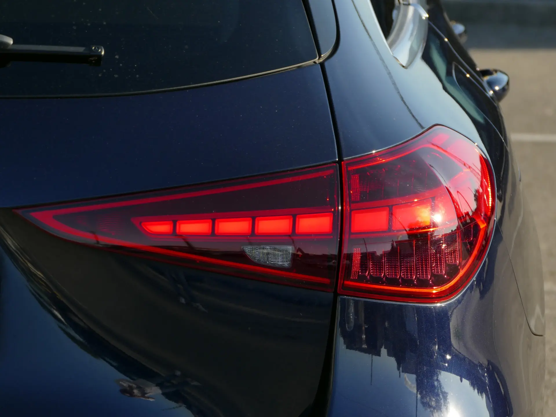 Mercedes-Benz C 300 e Avantgarde 12