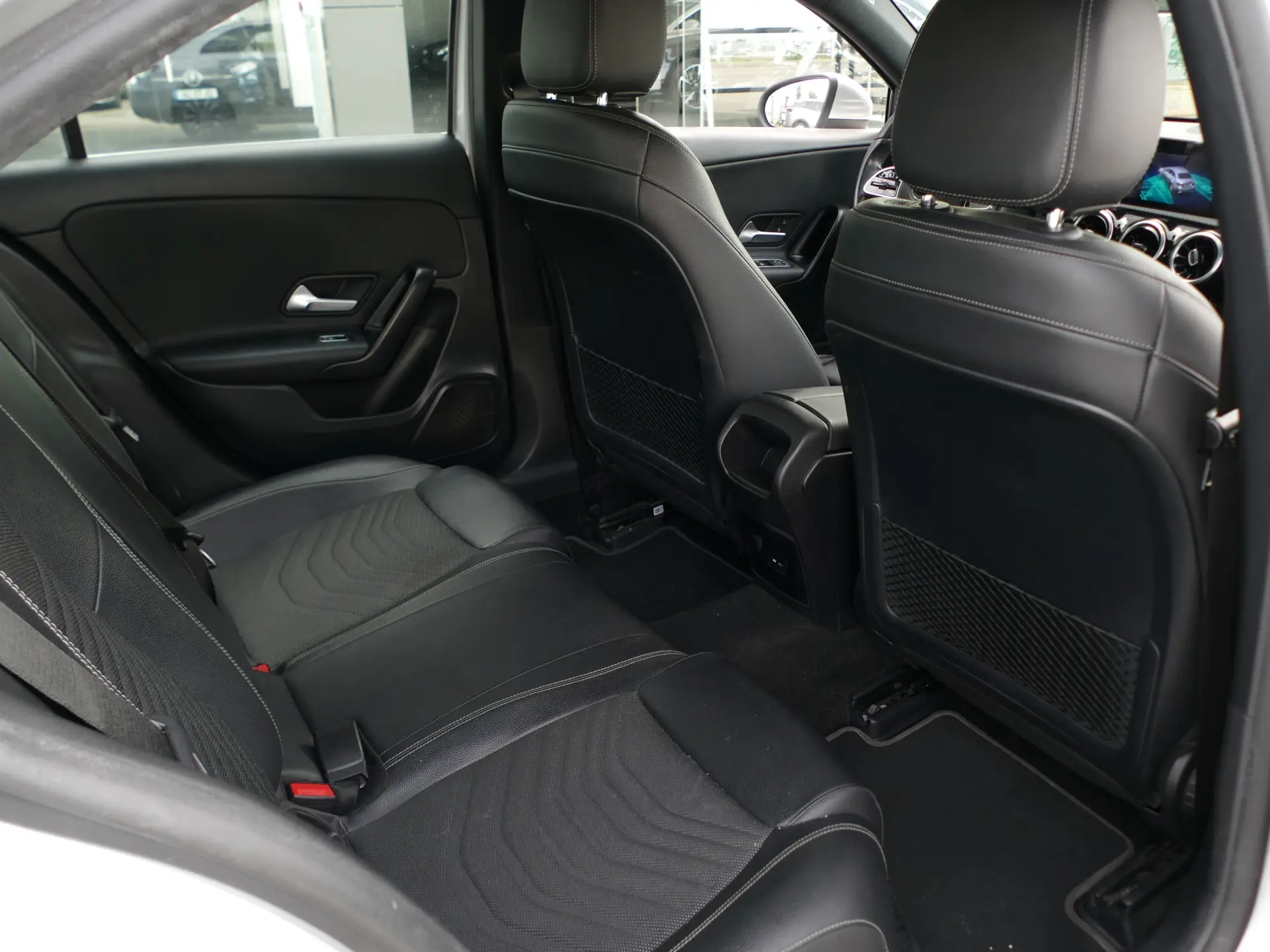 Mercedes-Benz A 250 Limousine e Style Plus 27