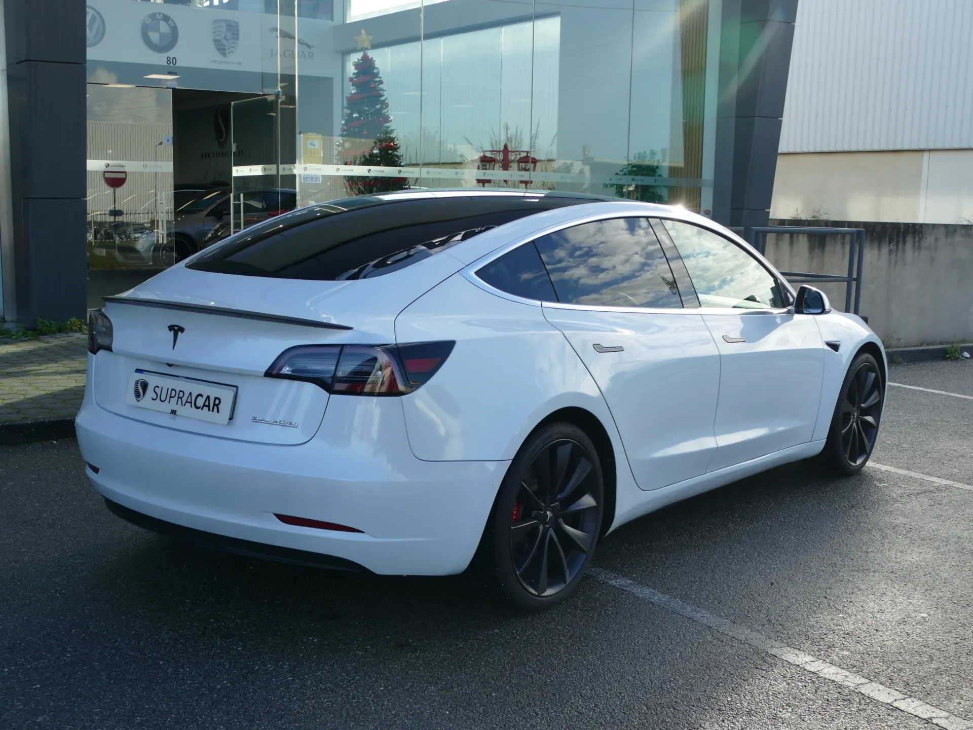 Tesla Model 3 Performance Dual Motor AWD 3