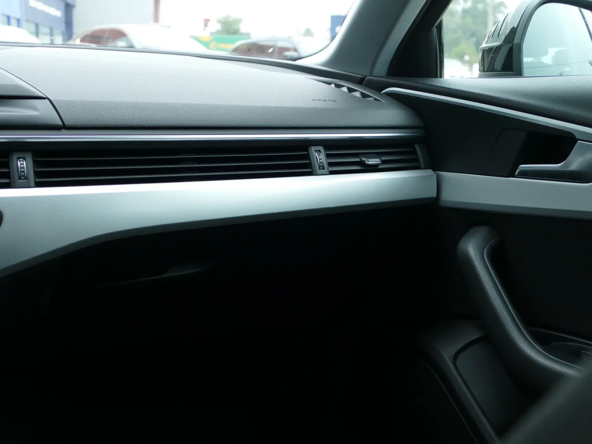 Audi A4 Avant 2.0 TDI Advance 31