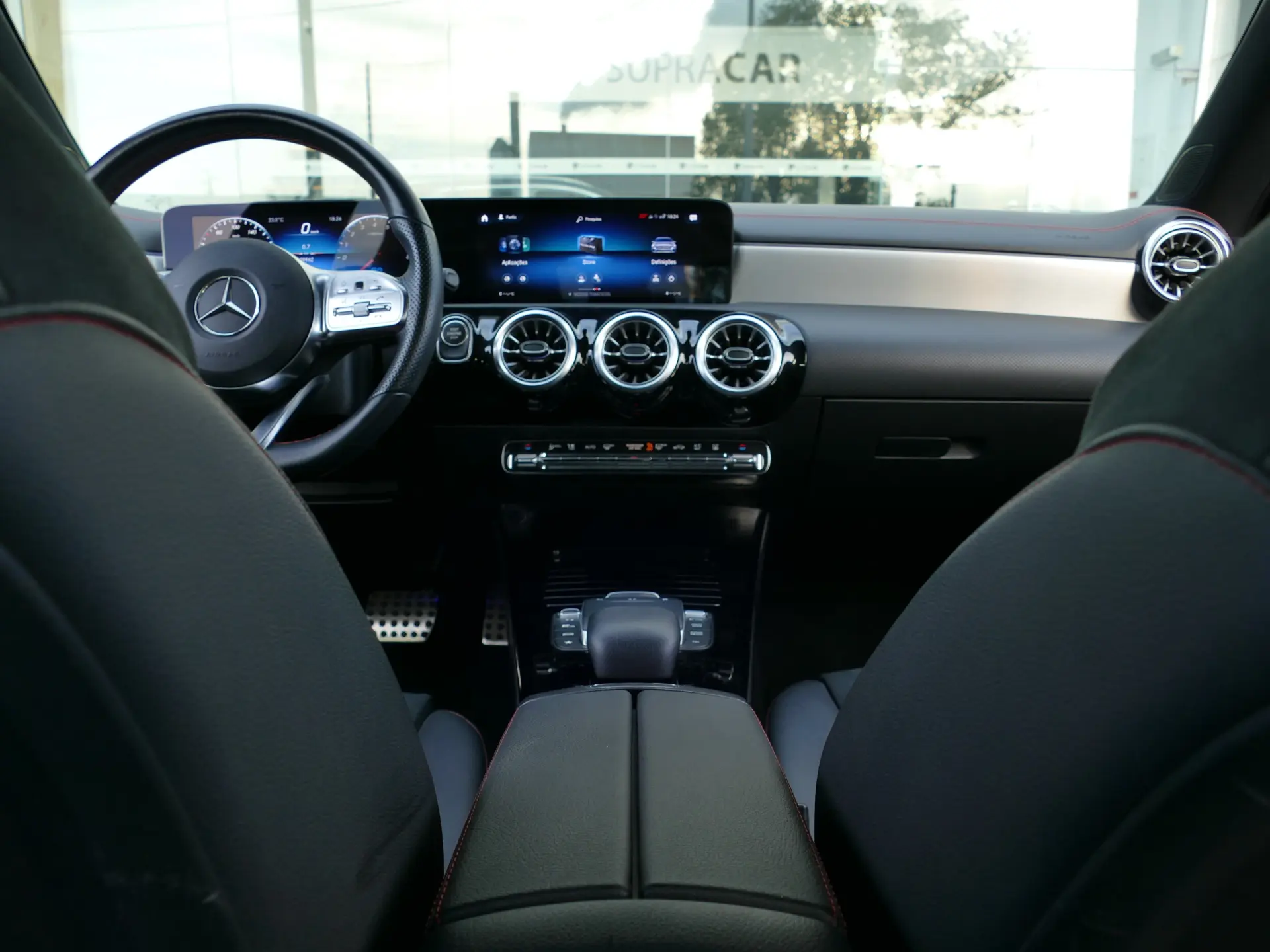 Mercedes-Benz CLA 250 e Shooting Brake AMG Line 35