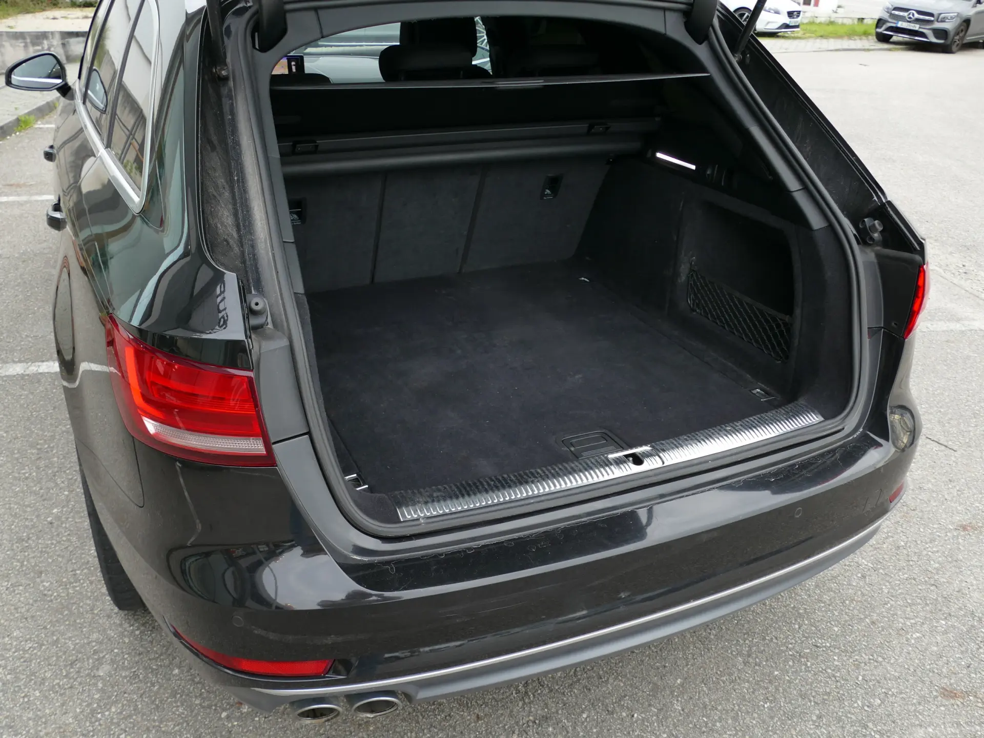 Audi A4 Avant 40 TDI Sport S tronic 11