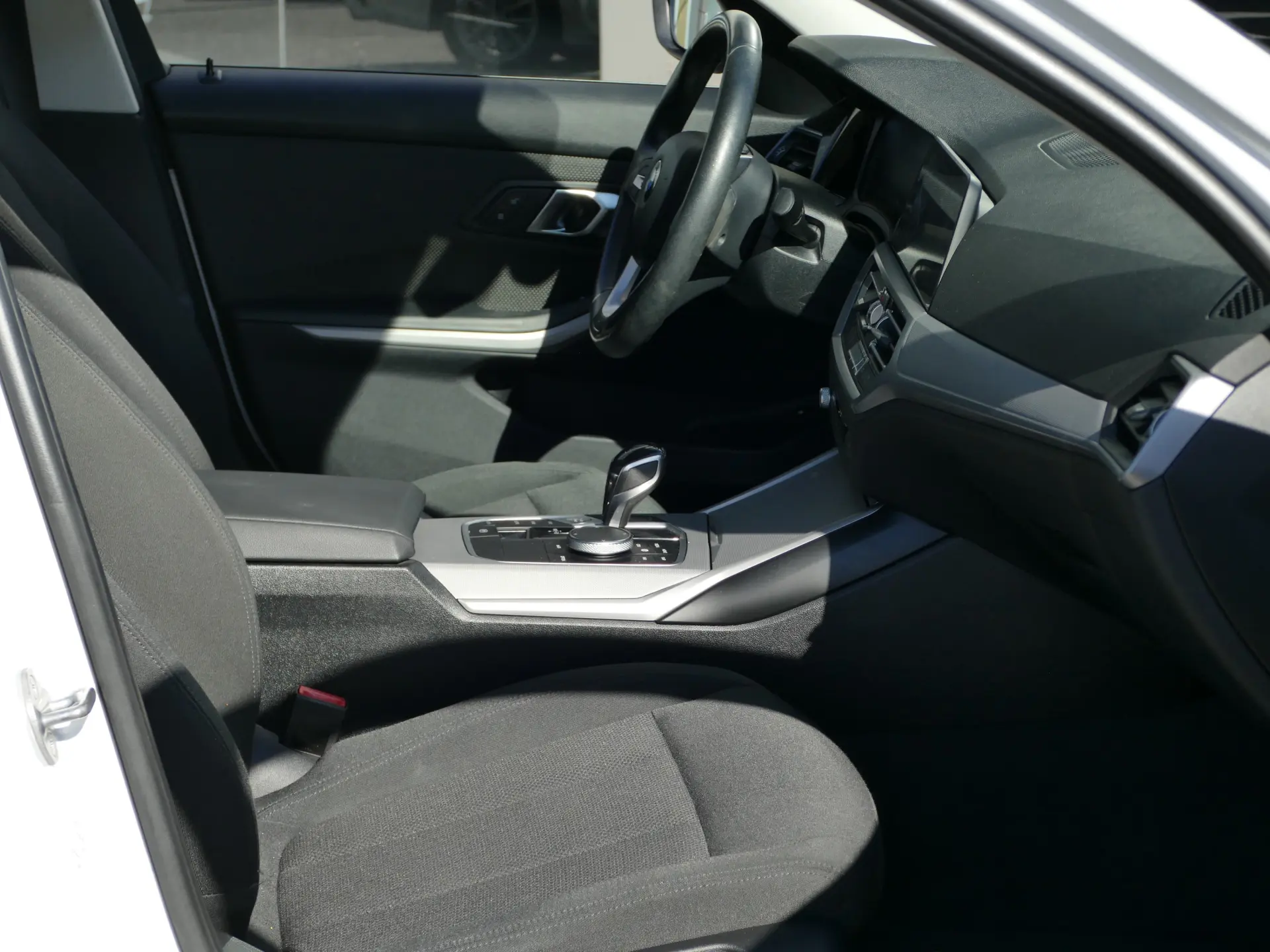 BMW 330 e iPerformance Advantage 28