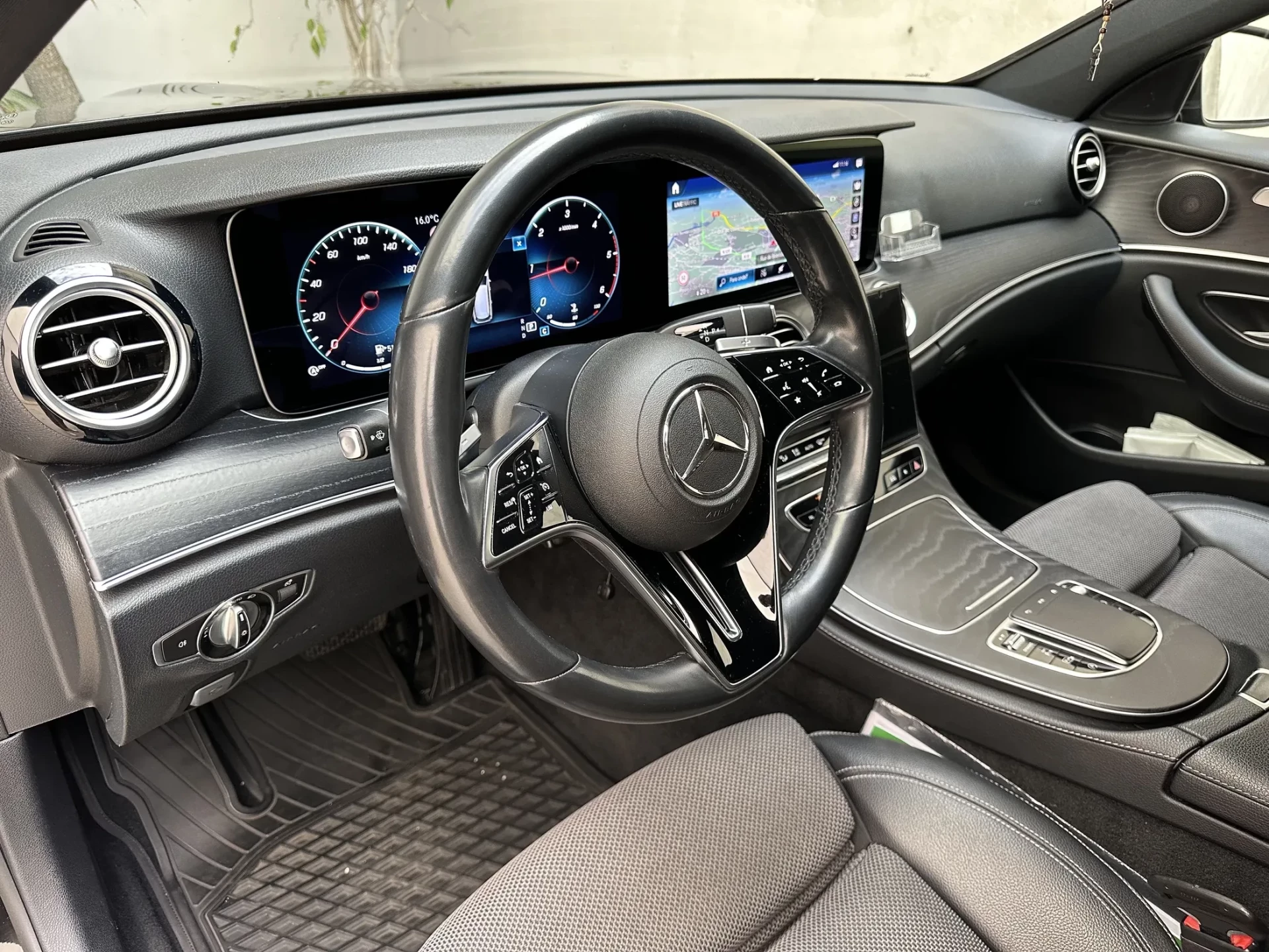 Mercedes-Benz E 220 d Avantgarde 9