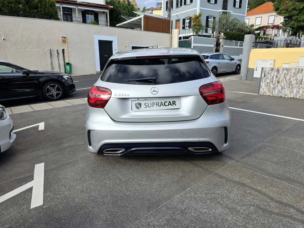 Mercedes-Benz A 180 d AMG Line 7