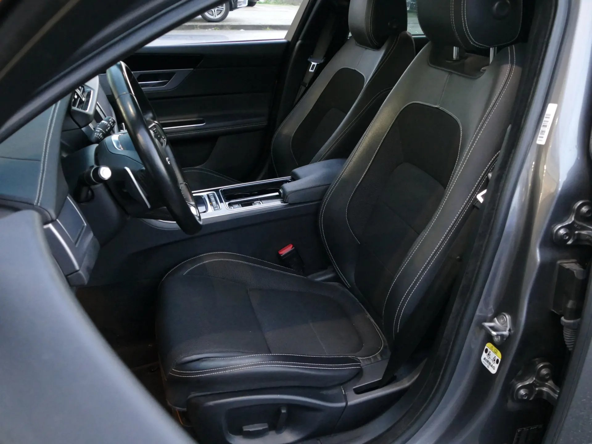 Jaguar XF Sportbrake 2.0 D R-Sport Aut. 25