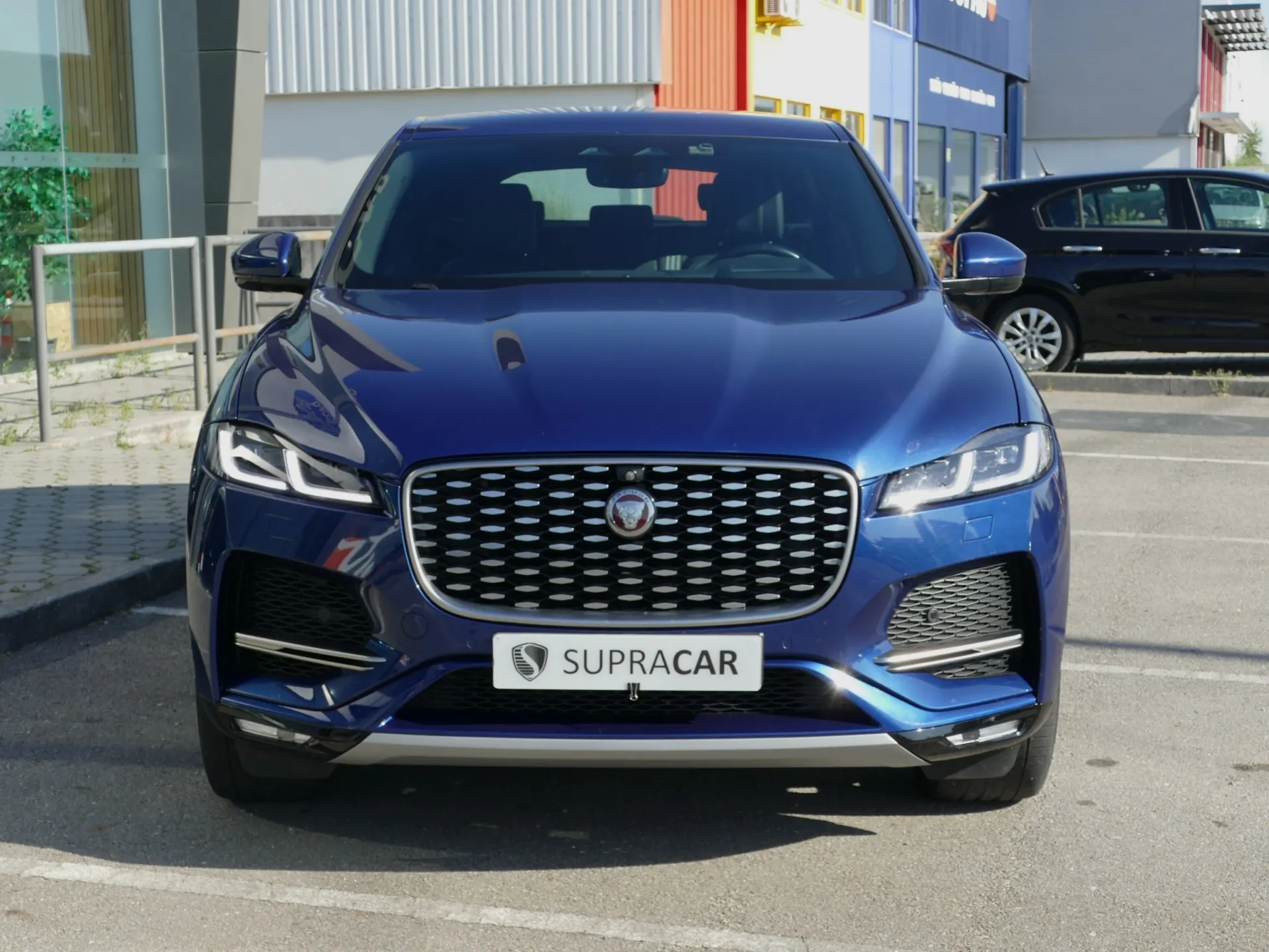Jaguar F-Pace 2.0 P400e AWD R-Dynamic S 2