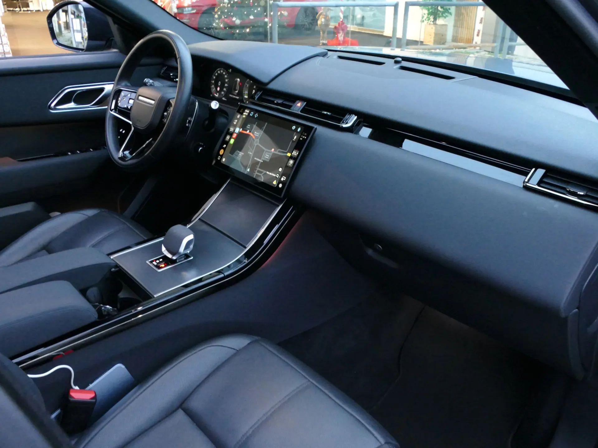 Land Rover Range Rover Velar 2.0 P400e AWD Dynamic SE 29