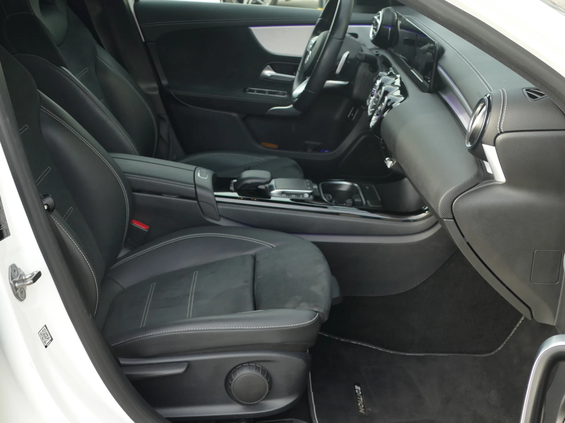 Mercedes-Benz A 250 e AMG Line 27