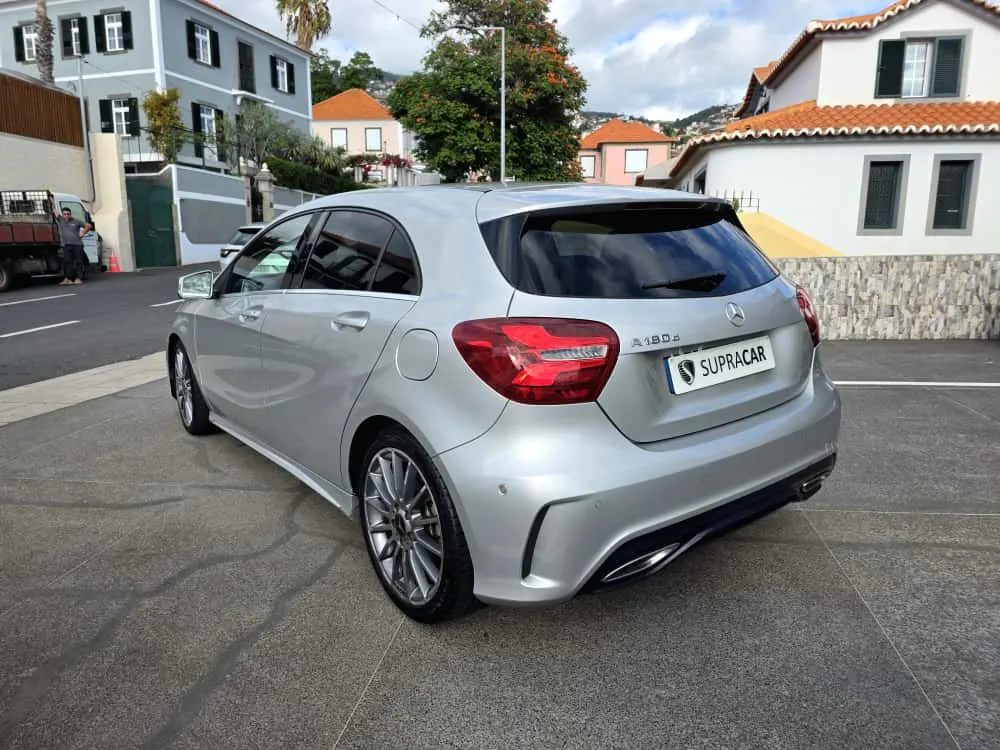 Mercedes-Benz A 180 d AMG Line 6