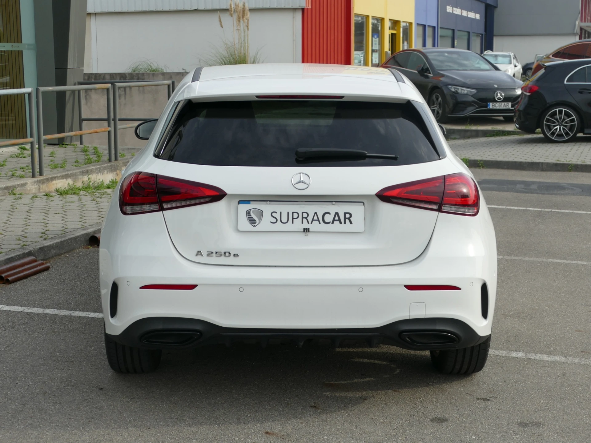 Mercedes-Benz A 250 e AMG Line 4