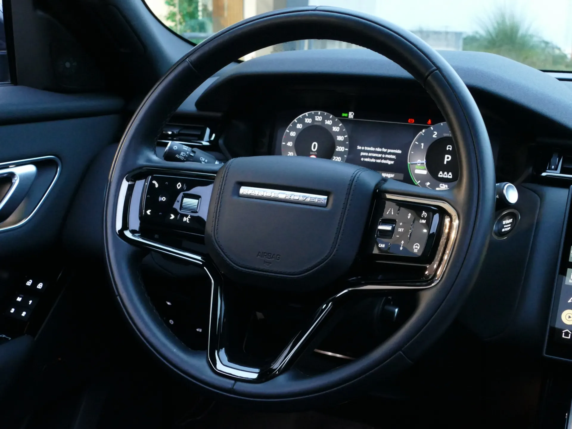 Land Rover Range Rover Velar 2.0 P400e AWD Dynamic SE 39