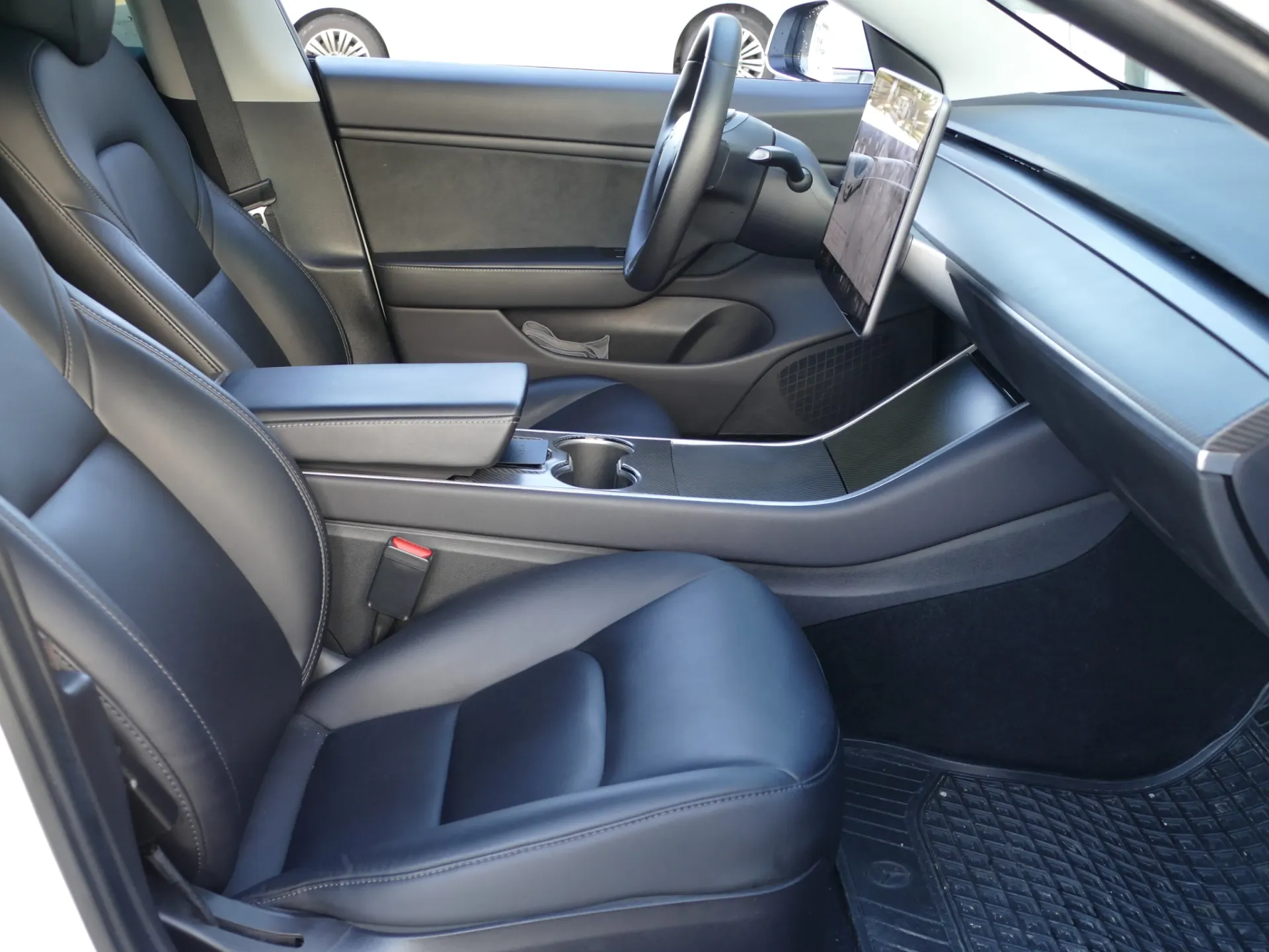 Tesla Model 3 Performance Dual Motor AWD 29