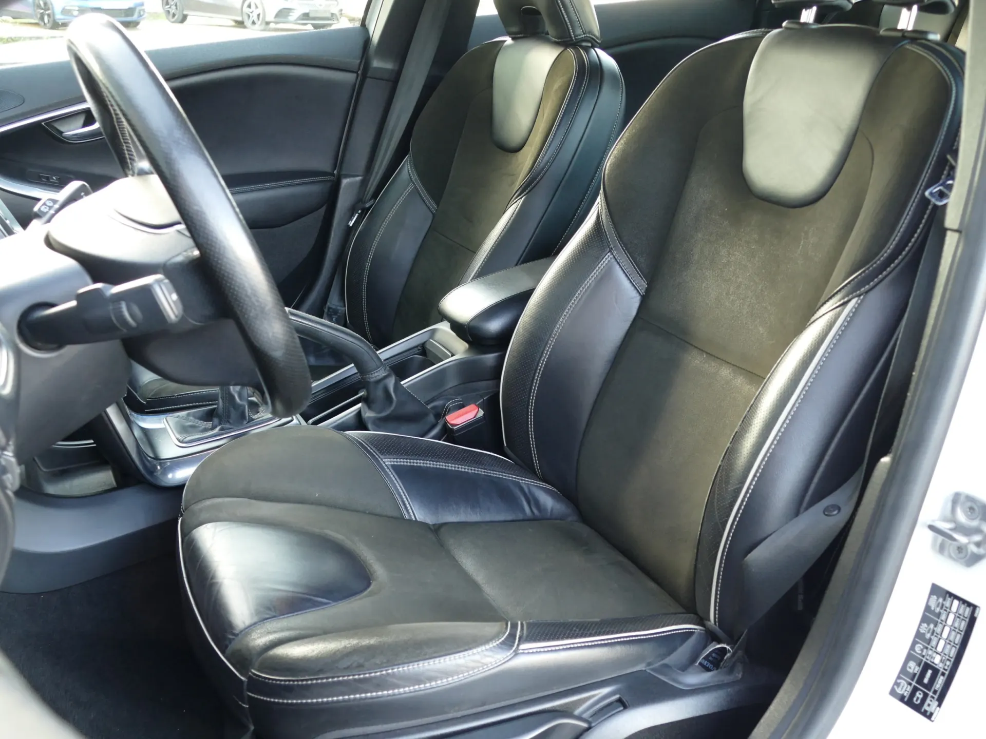 Volvo V40 2.0 D2 R-Design 20