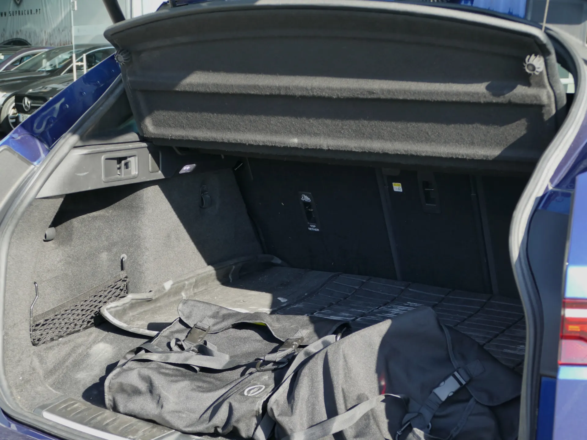 Jaguar F-Pace 2.0 P400e AWD R-Dynamic S 34