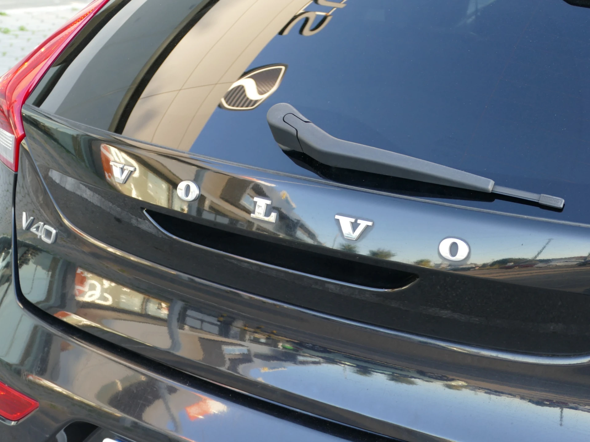Volvo V40 2.0 D2 R-Design Momentum 7
