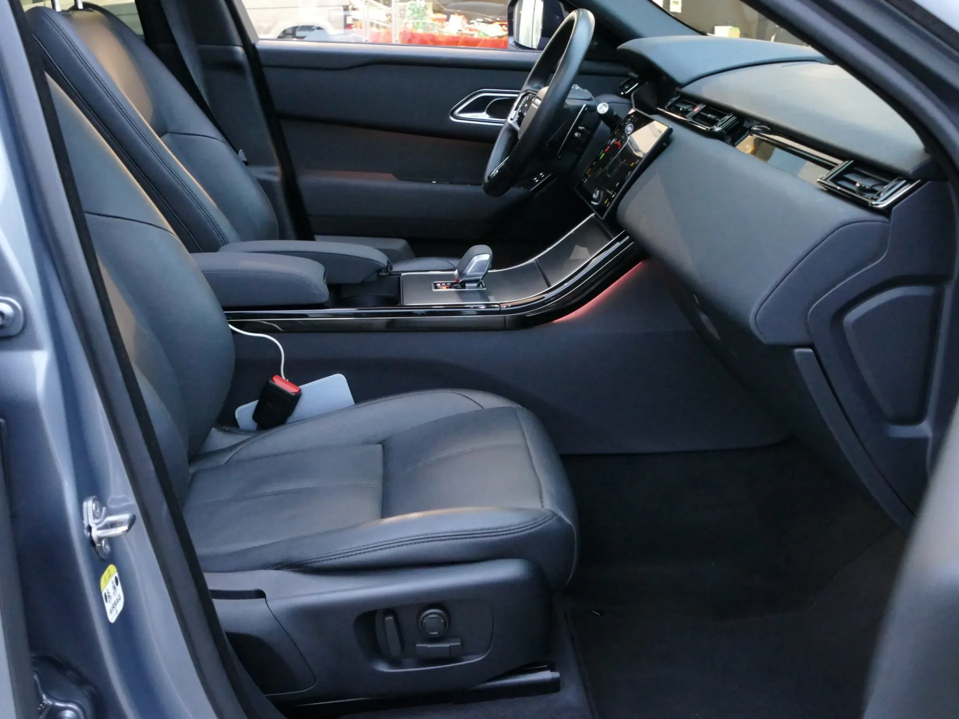 Land Rover Range Rover Velar 2.0 P400e AWD Dynamic SE 31