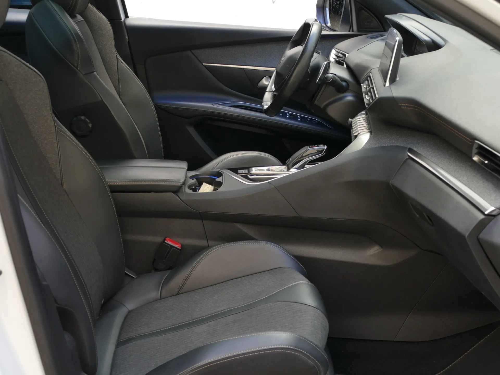 Peugeot 3008 1.5 BlueHDi GT Line EAT8 25