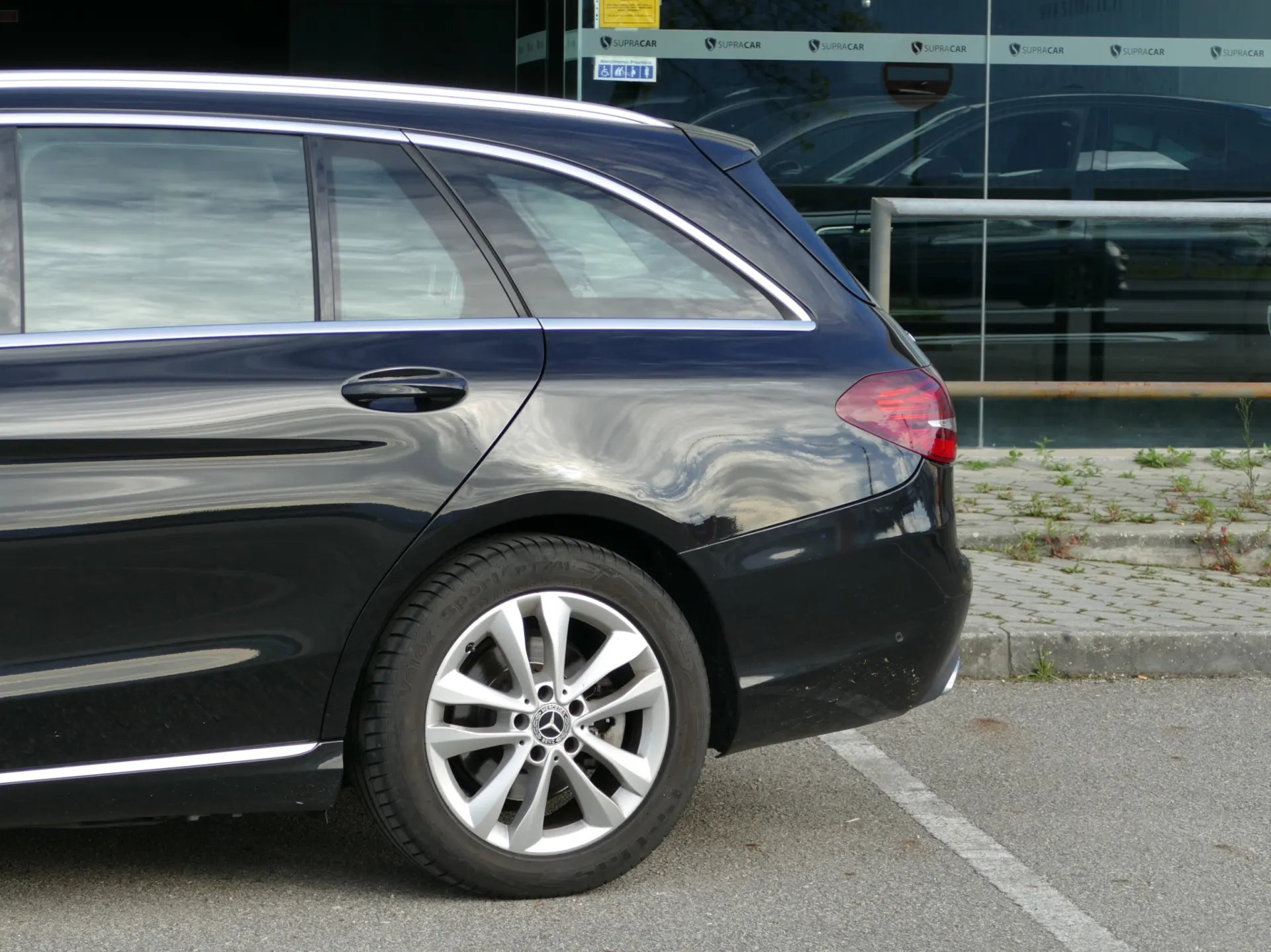 Mercedes-Benz C 200 d Avantgarde 13