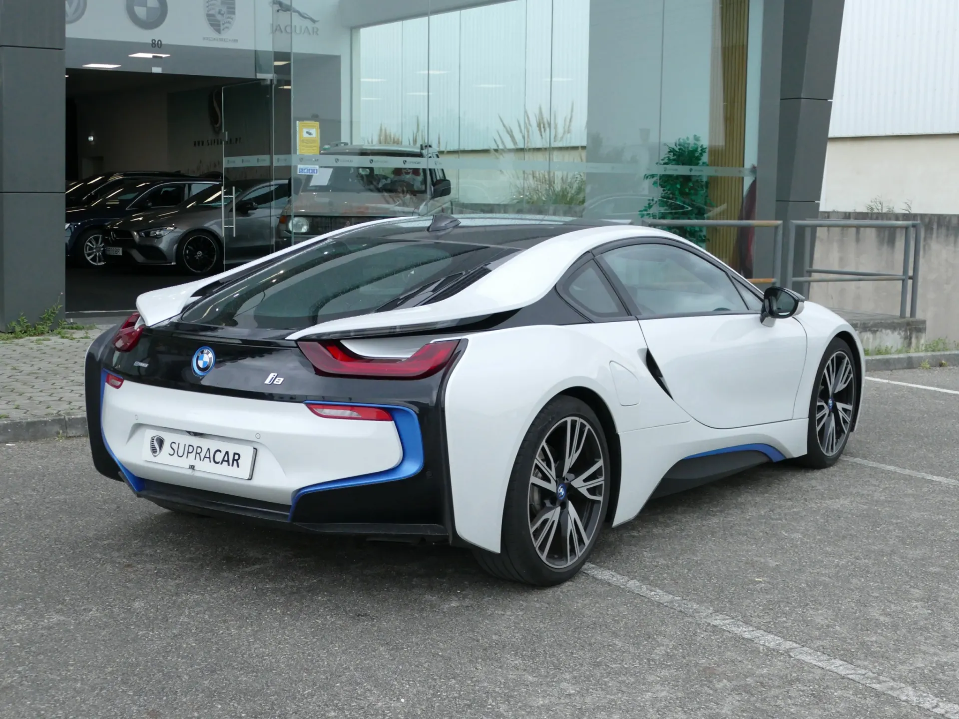 BMW i8 Standard 3