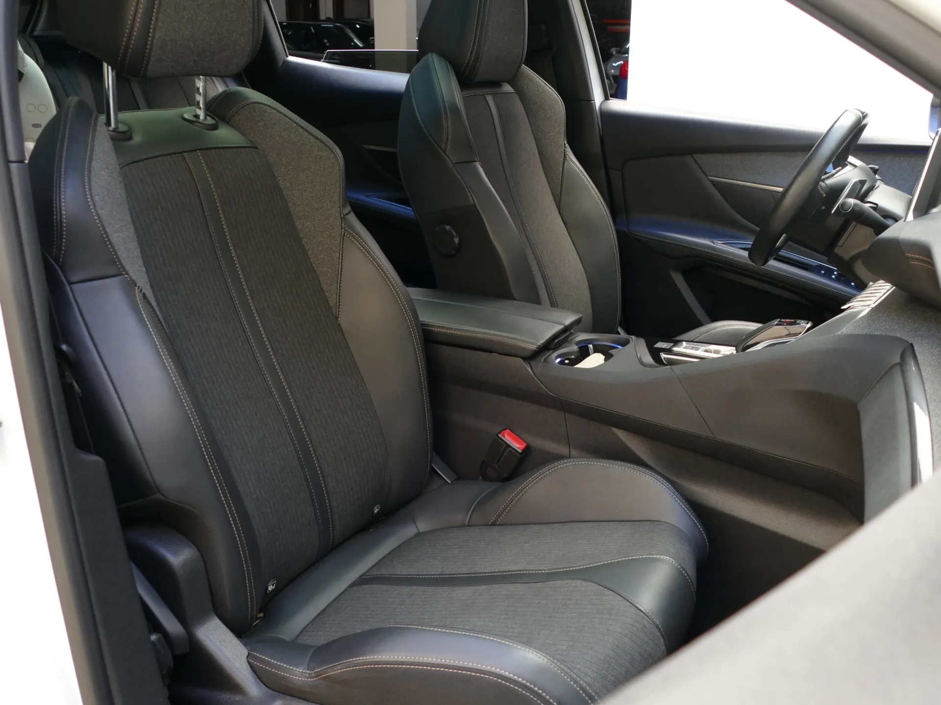 Peugeot 3008 1.5 BlueHDi GT Line EAT8 26