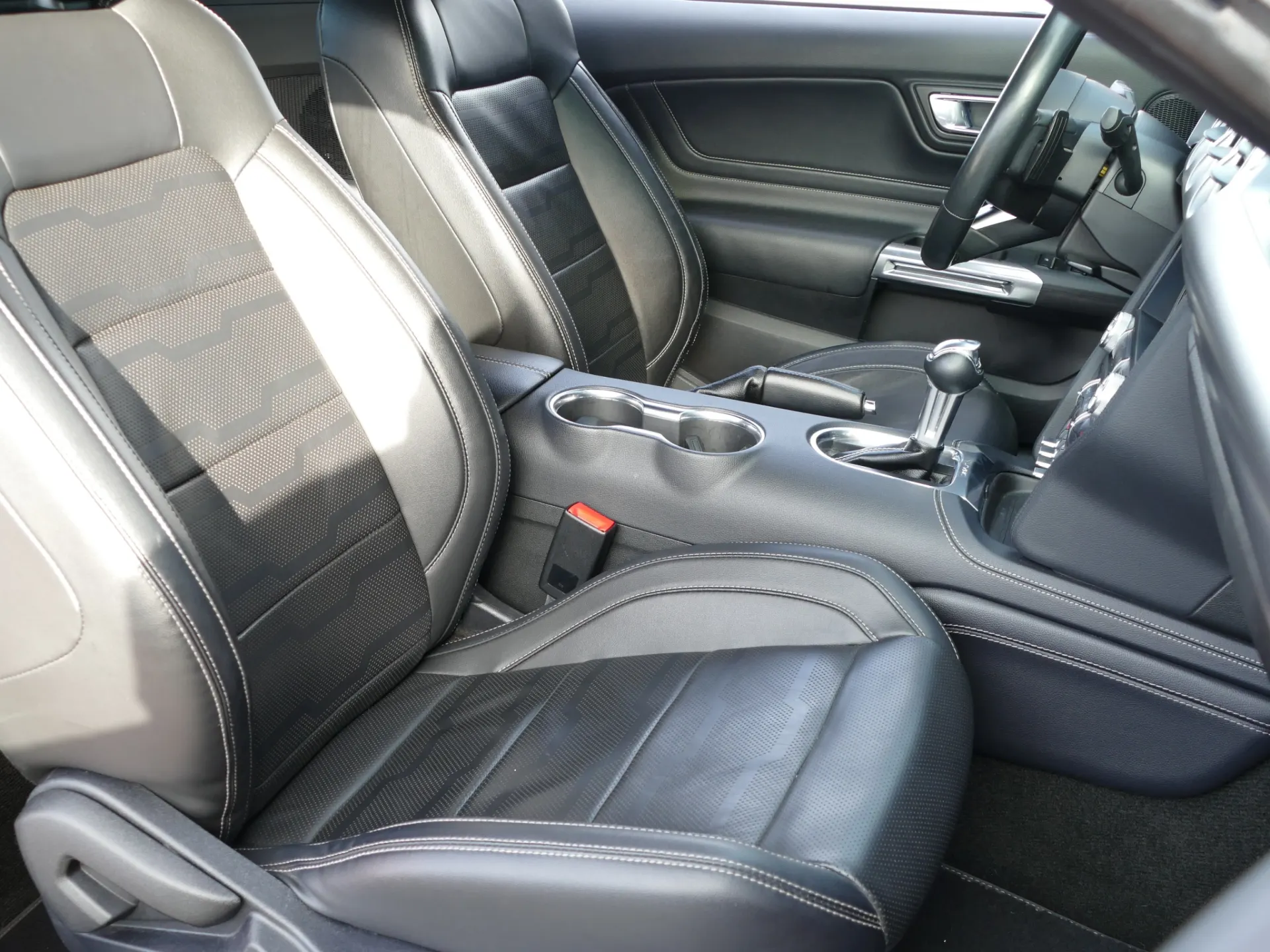 Ford Mustang 2.3i EcoBoost Aut. 30