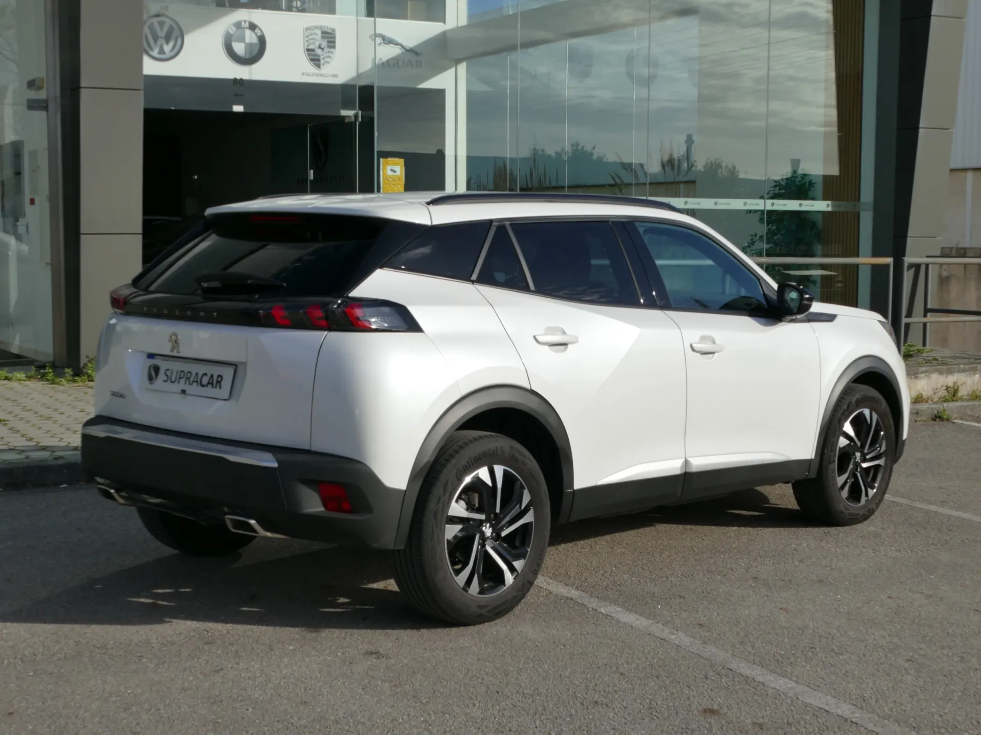 Peugeot 2008 1.2 PureTech Allure EAT8 3