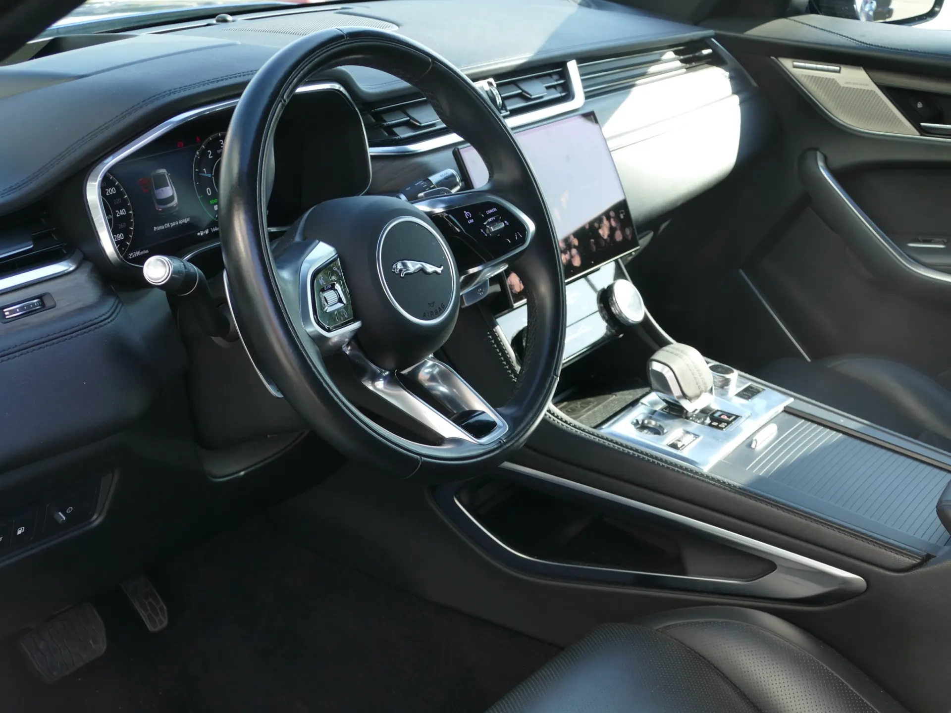 Jaguar F-Pace 2.0 P400e AWD R-Dynamic S 22