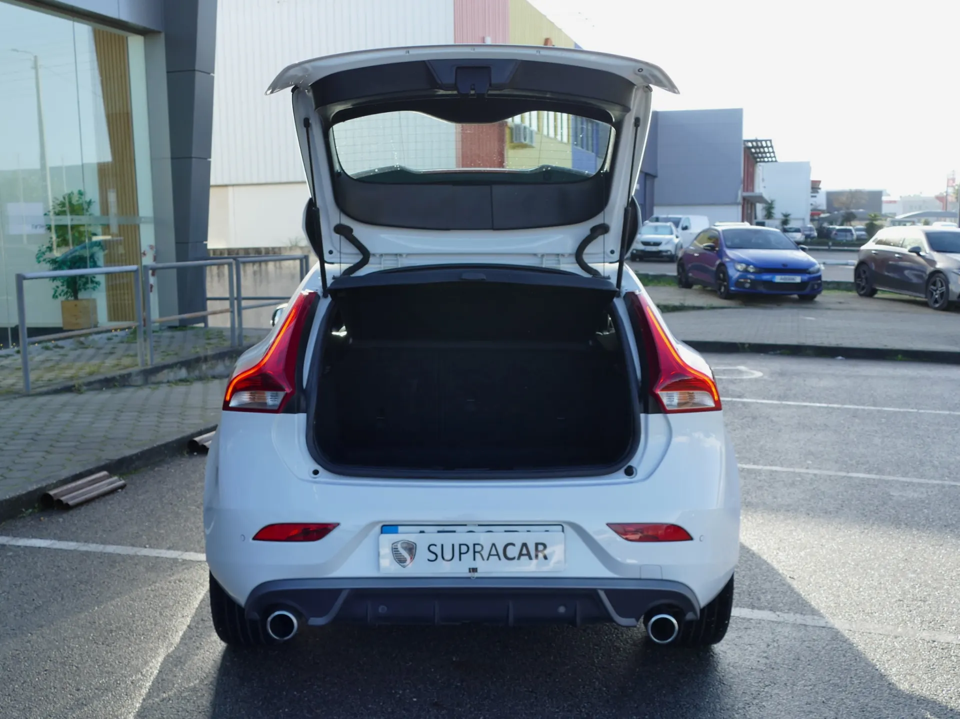 Volvo V40 2.0 D2 R-Design 11