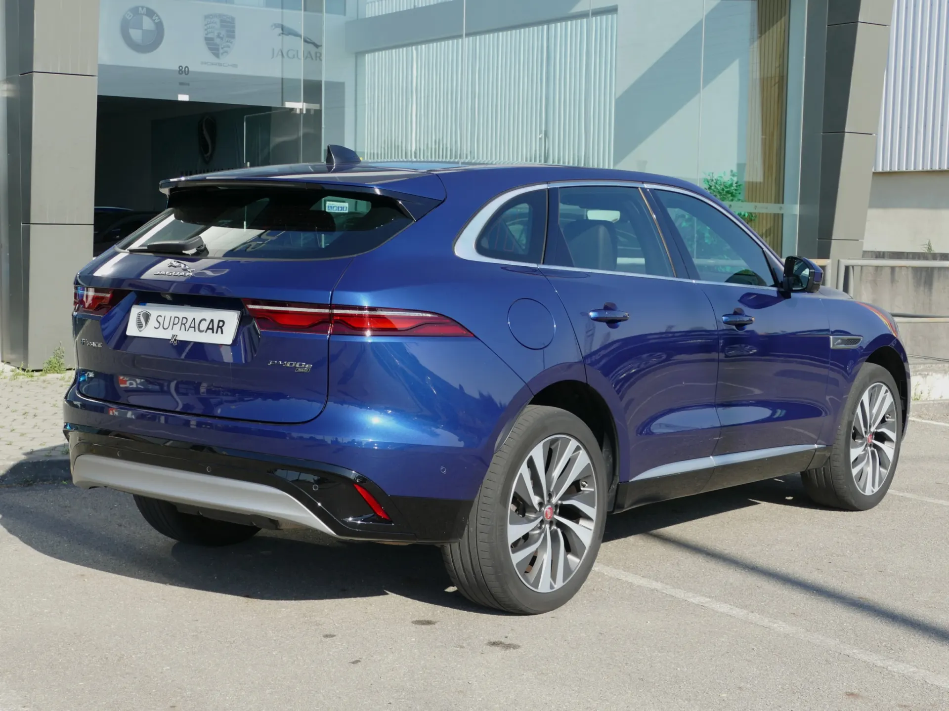 Jaguar F-Pace 2.0 P400e AWD R-Dynamic S 3