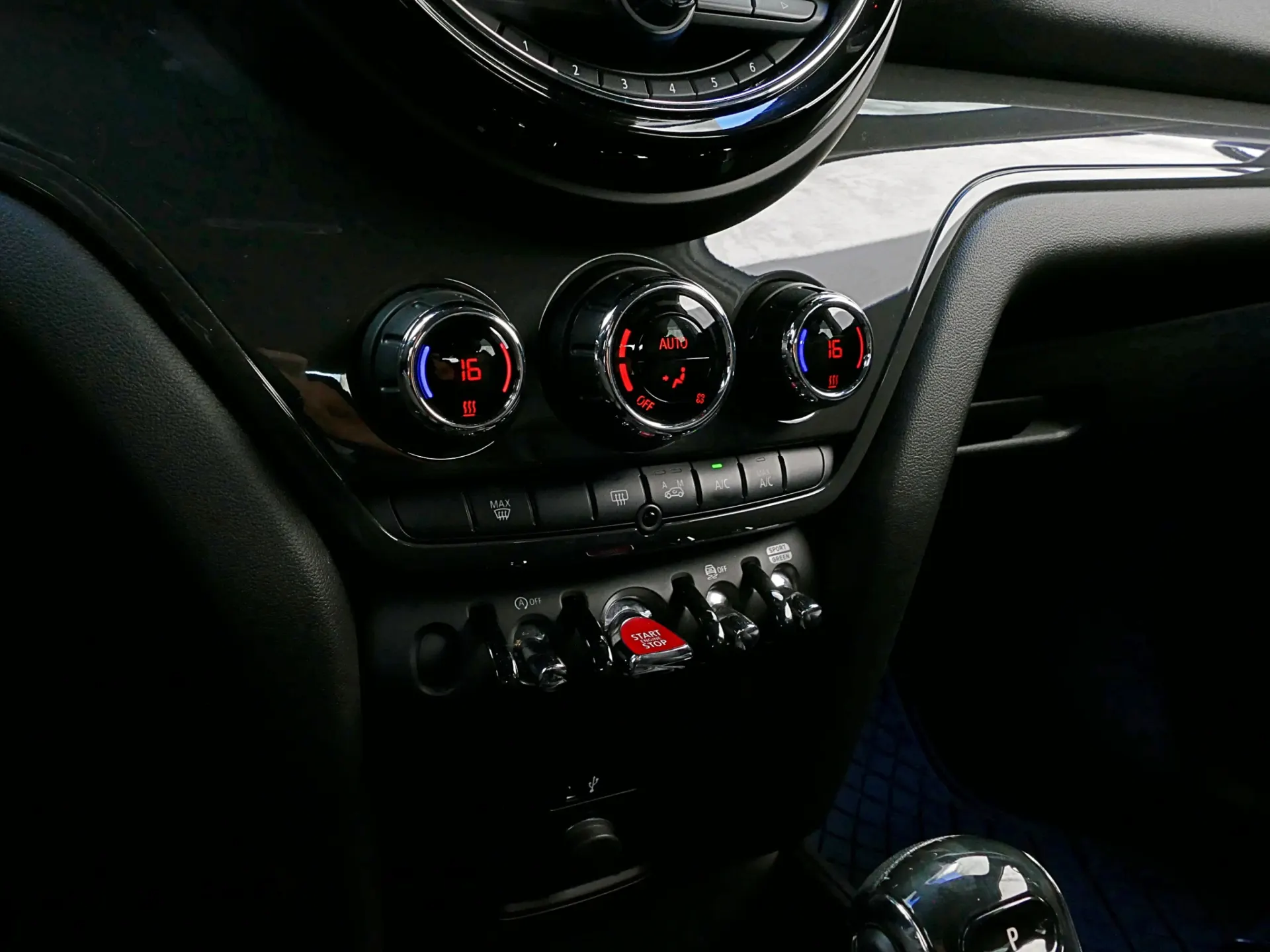 MINI Countryman One D Auto 17