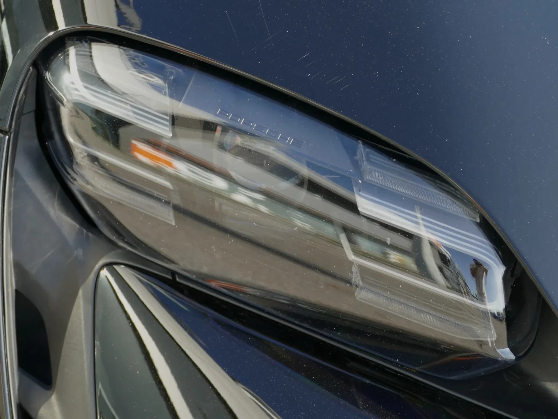 Porsche Taycan Sport Turismo 4S 9