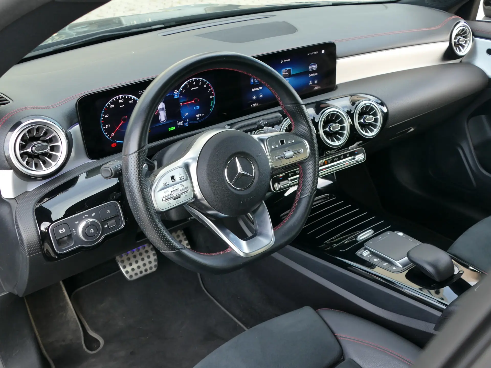 Mercedes-Benz CLA 250 e Shooting Brake AMG Line 21