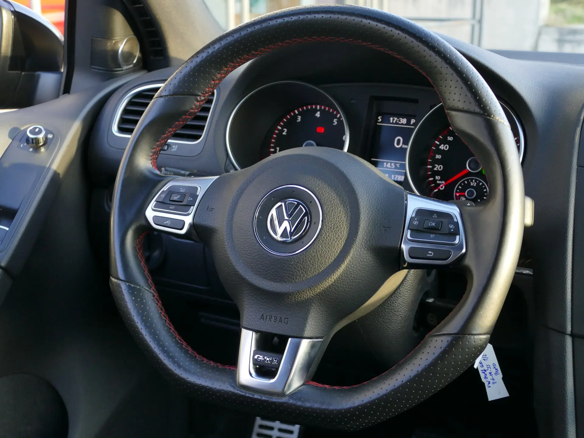 Volkswagen Golf 2.0 TSi GTI DSG 31