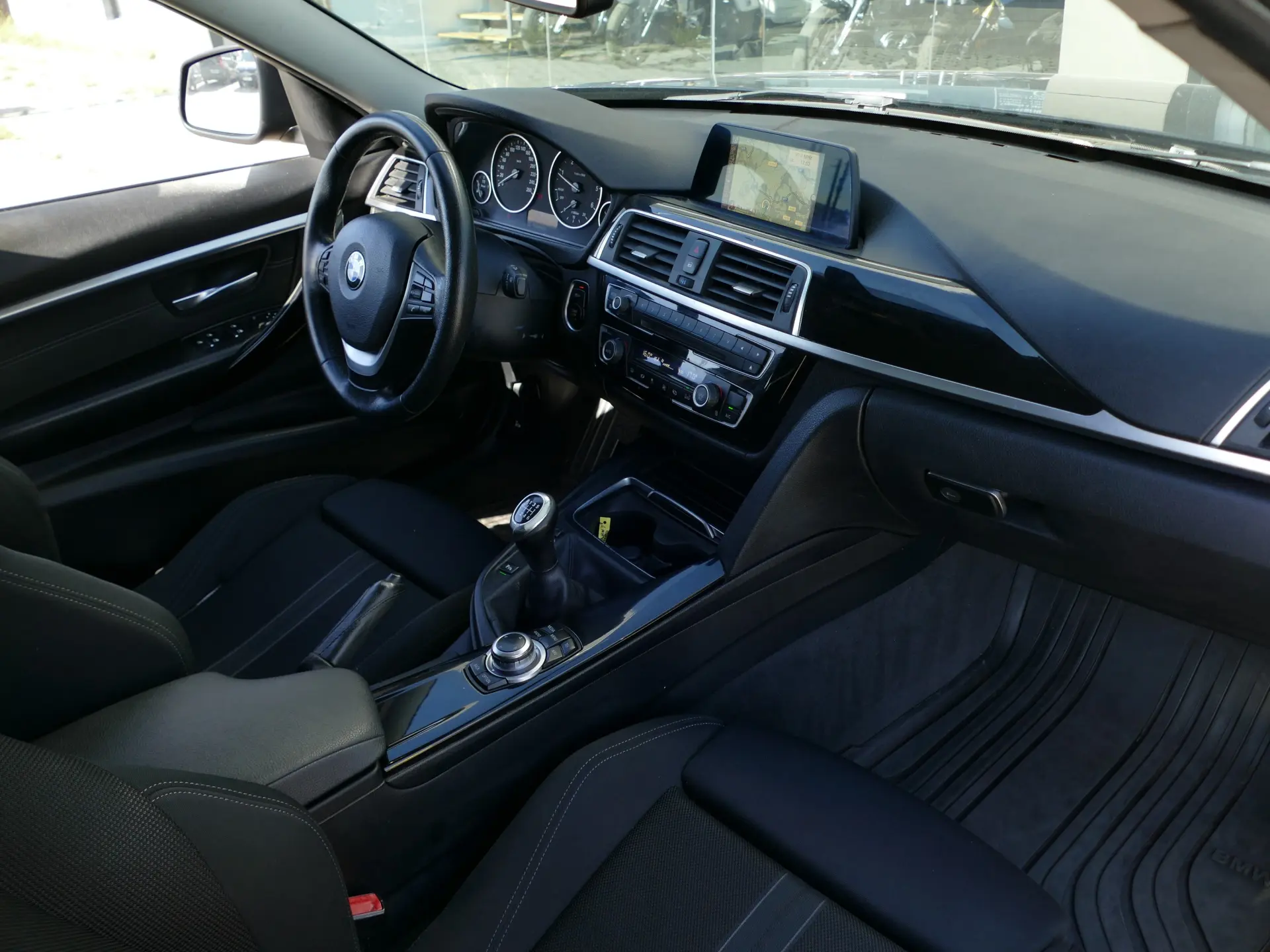 BMW 318 d Line Sport 30