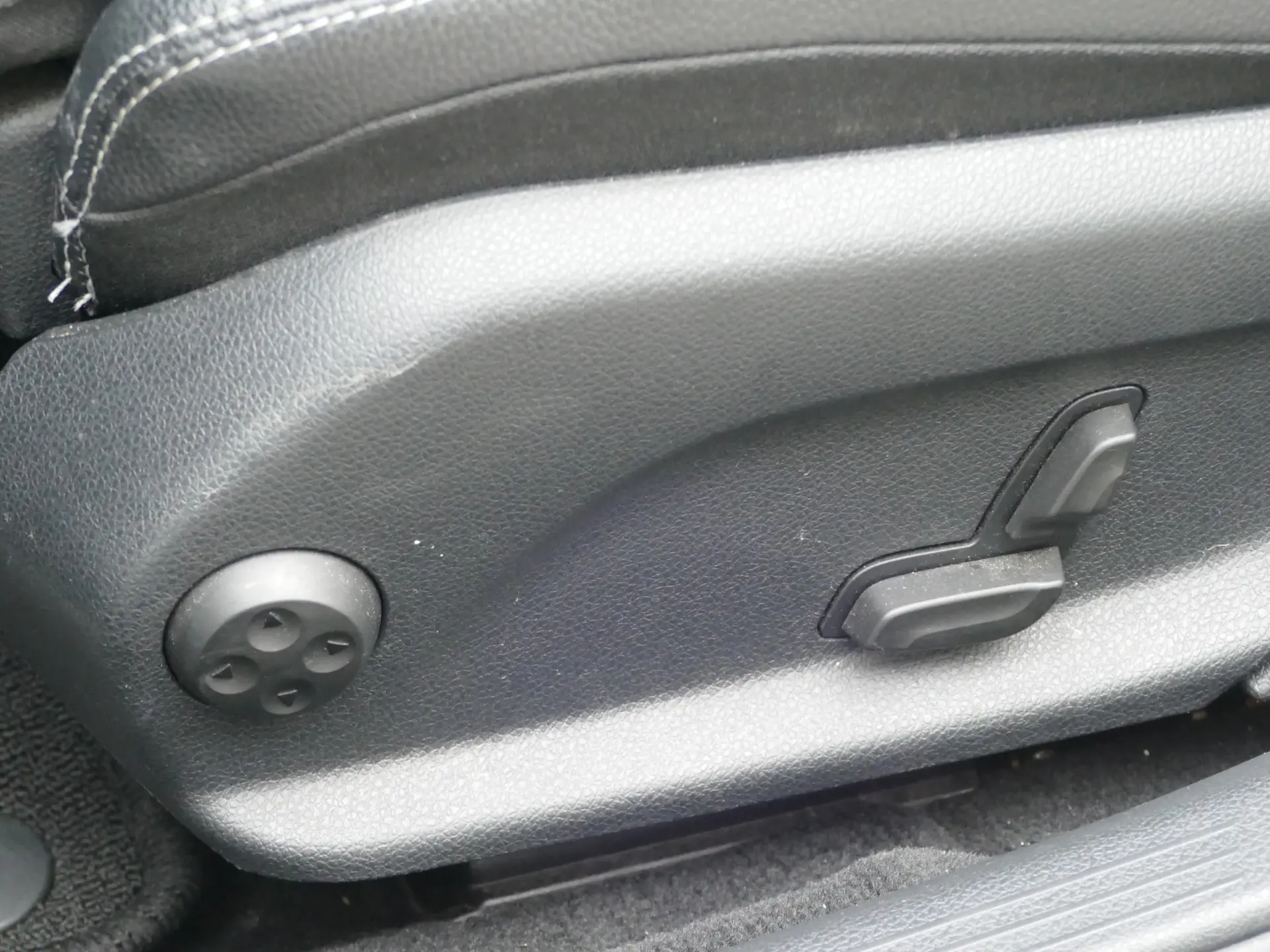 Mercedes-Benz C 220 d AMG Line 28