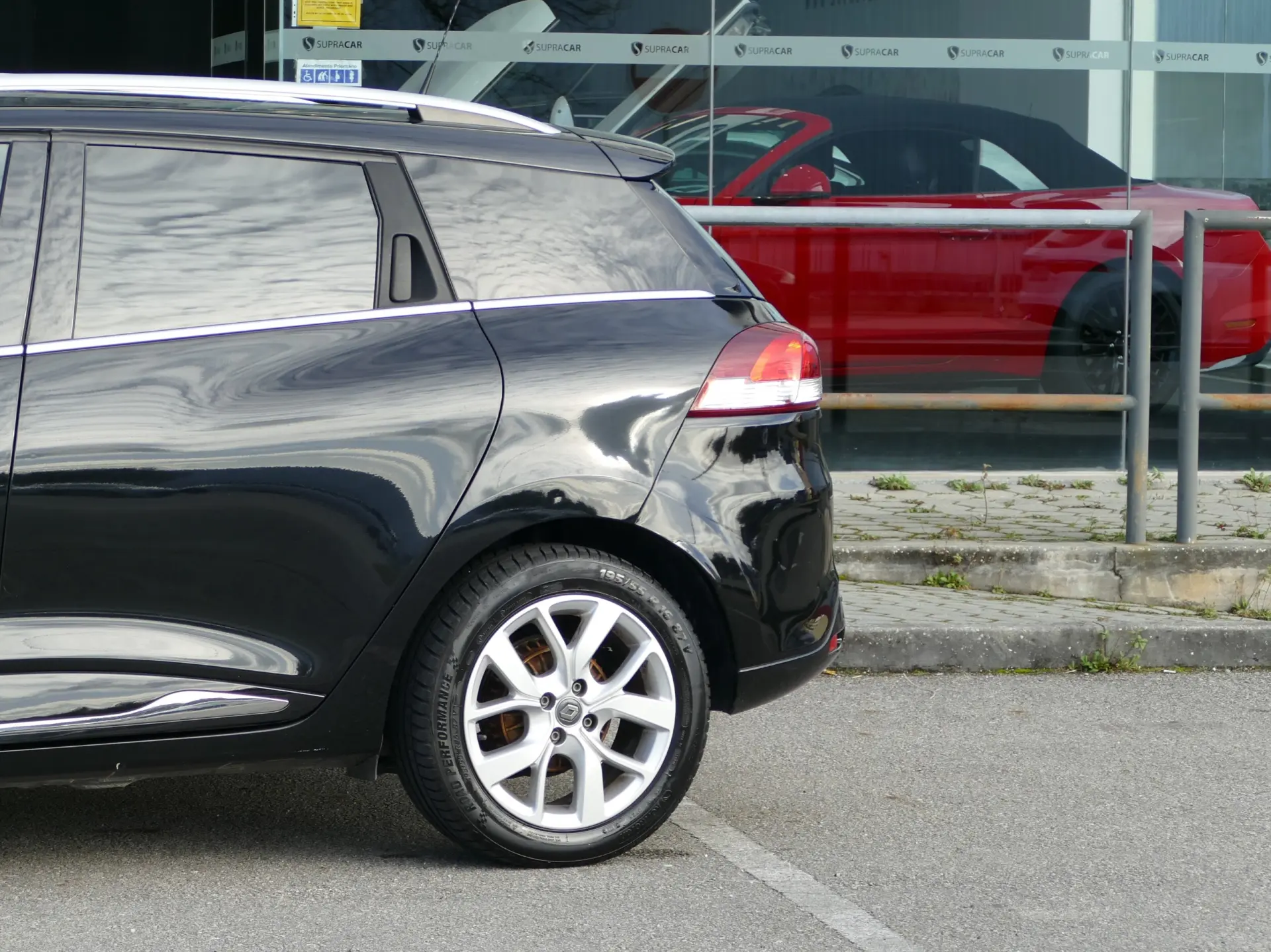 Renault Clio Sport Tourer 0.9 TCe Limited 13