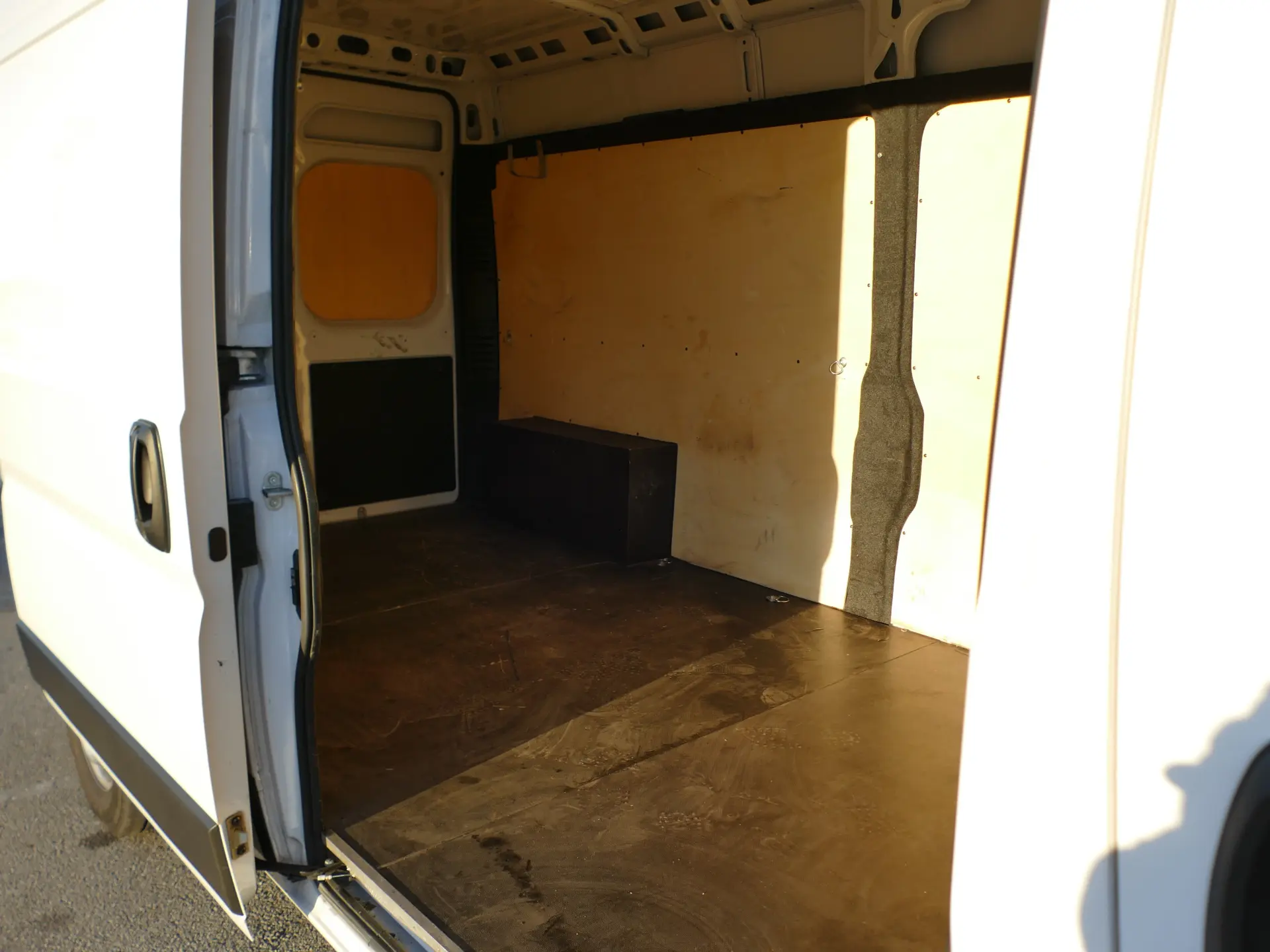 Citroen Jumper 2.2 BlueHDi 3.3T L3H2 11