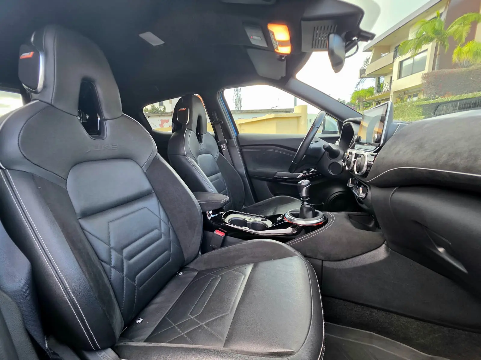 Nissan Juke 1.0 DIG-T N-Design C.Two Tone S. 17