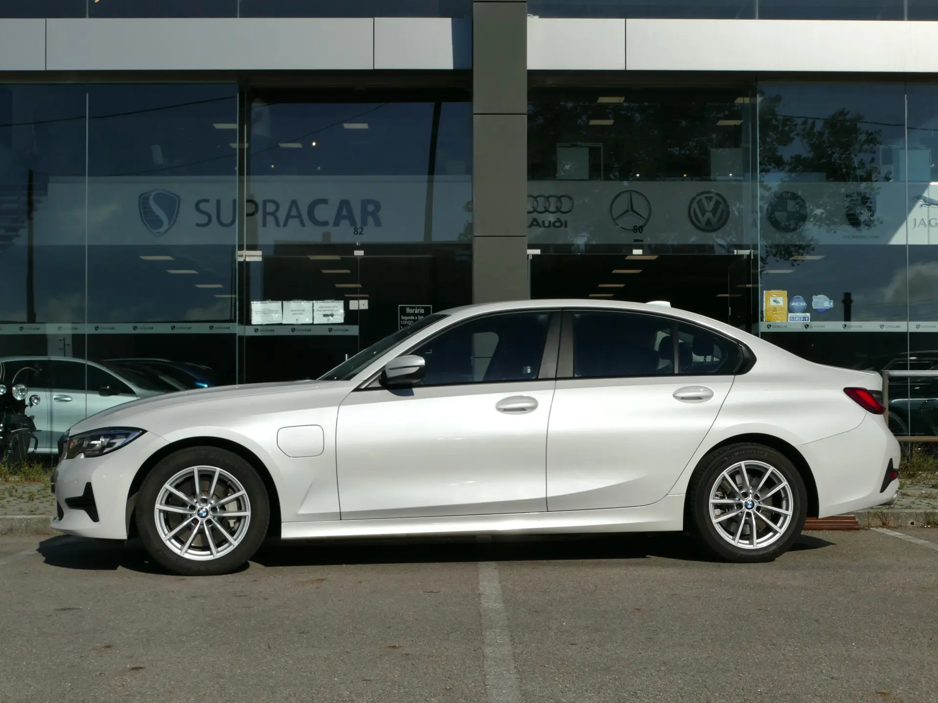 BMW 330 e iPerformance Advantage 15