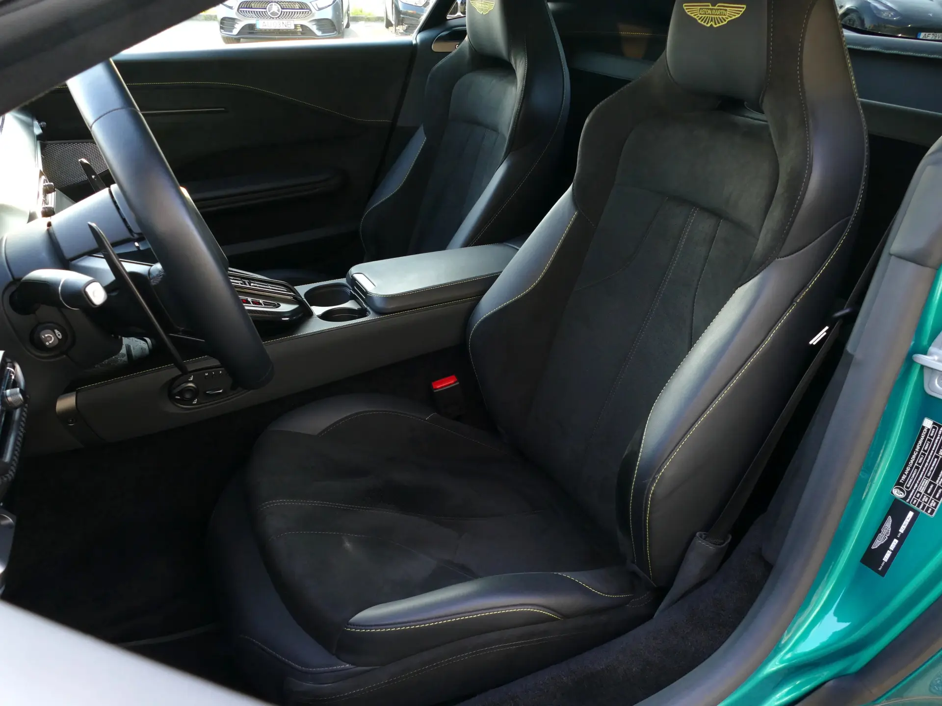 Aston Martin Vantage Coupe V8 43