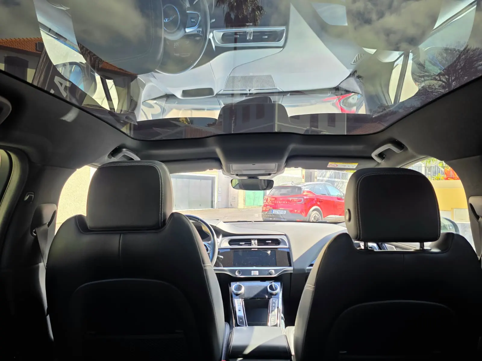 Jaguar I-Pace EV400 R-Dynamic SE AWD 34