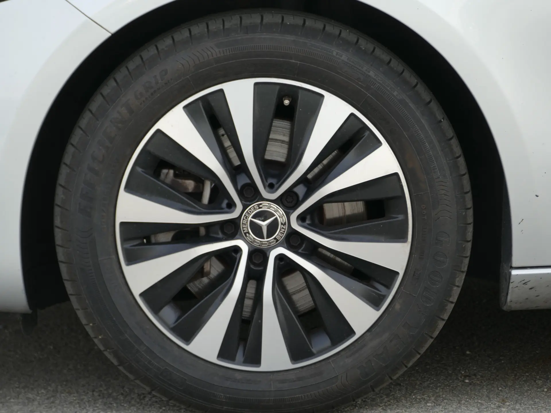 Mercedes-Benz A 250 Limousine e Style Plus 7